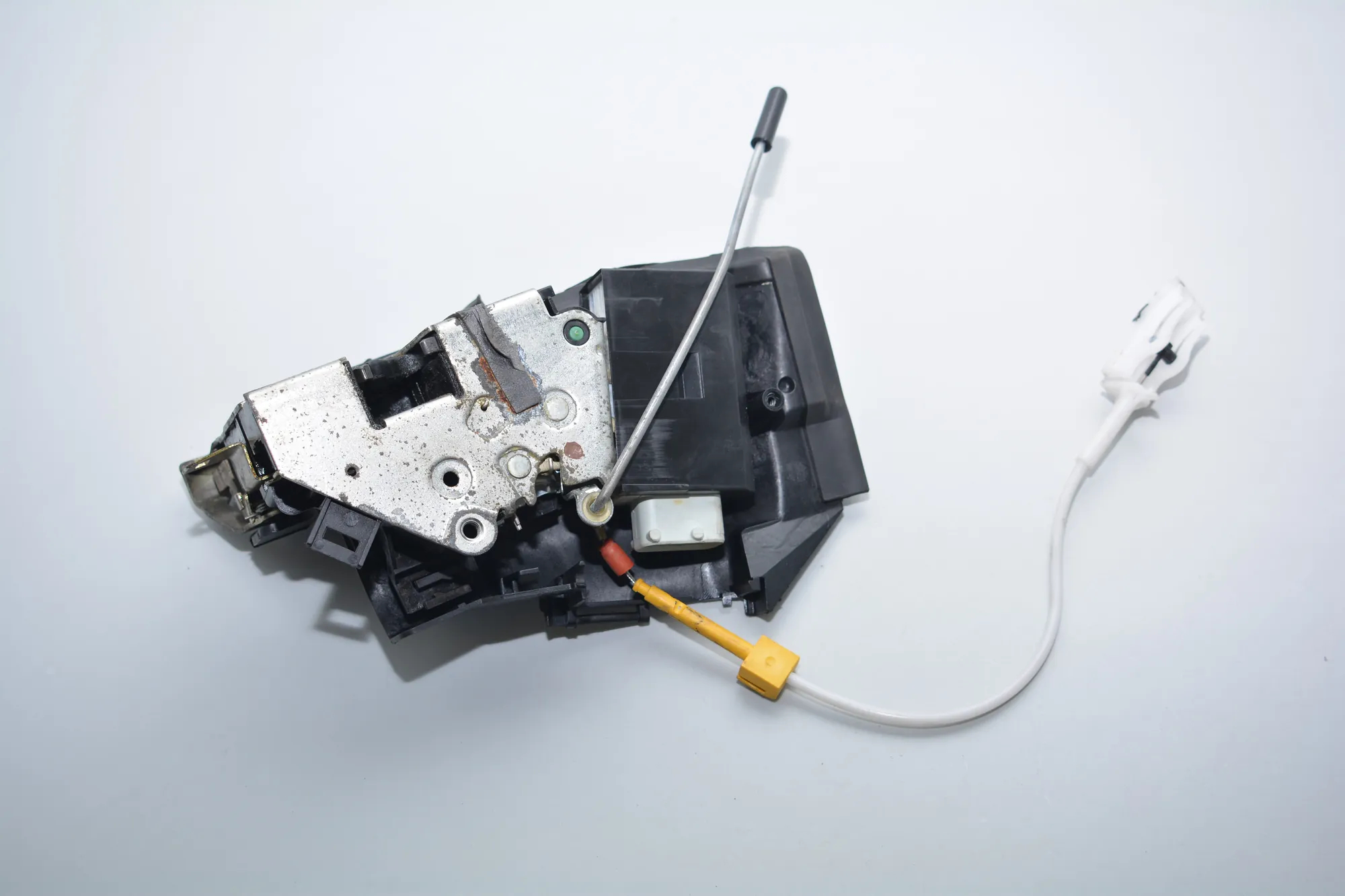 Front Left Door Lock – OEM 8235113 · BMW 5 Touring (E39) 525 d 2003
