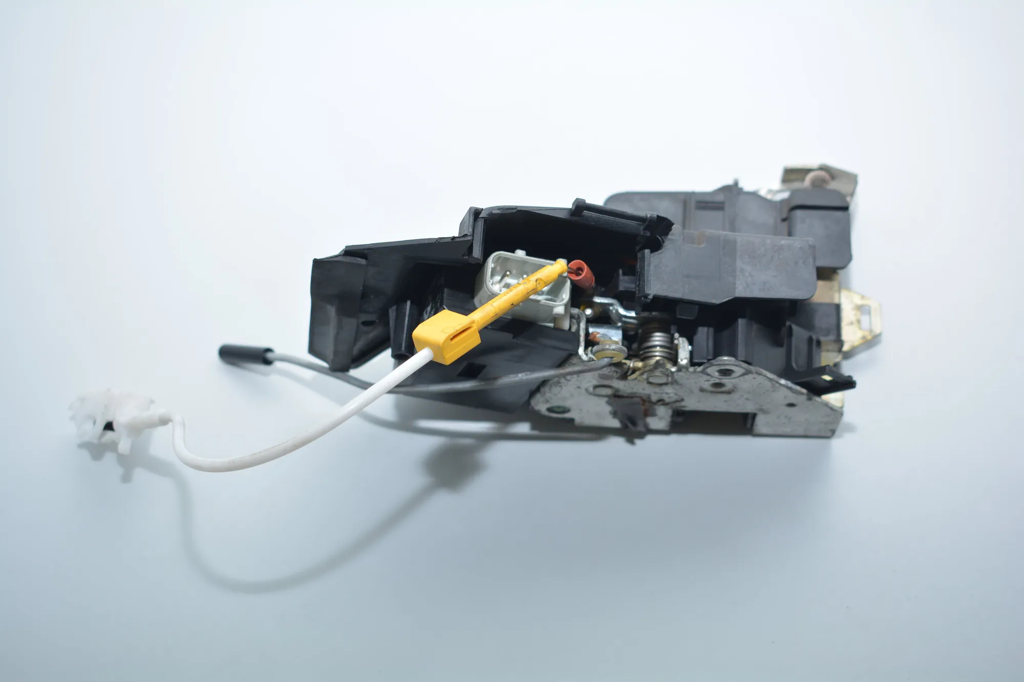 Front Left Door Lock – OEM 8235113 · BMW 5 Touring (E39) 525 d 2003 – 4