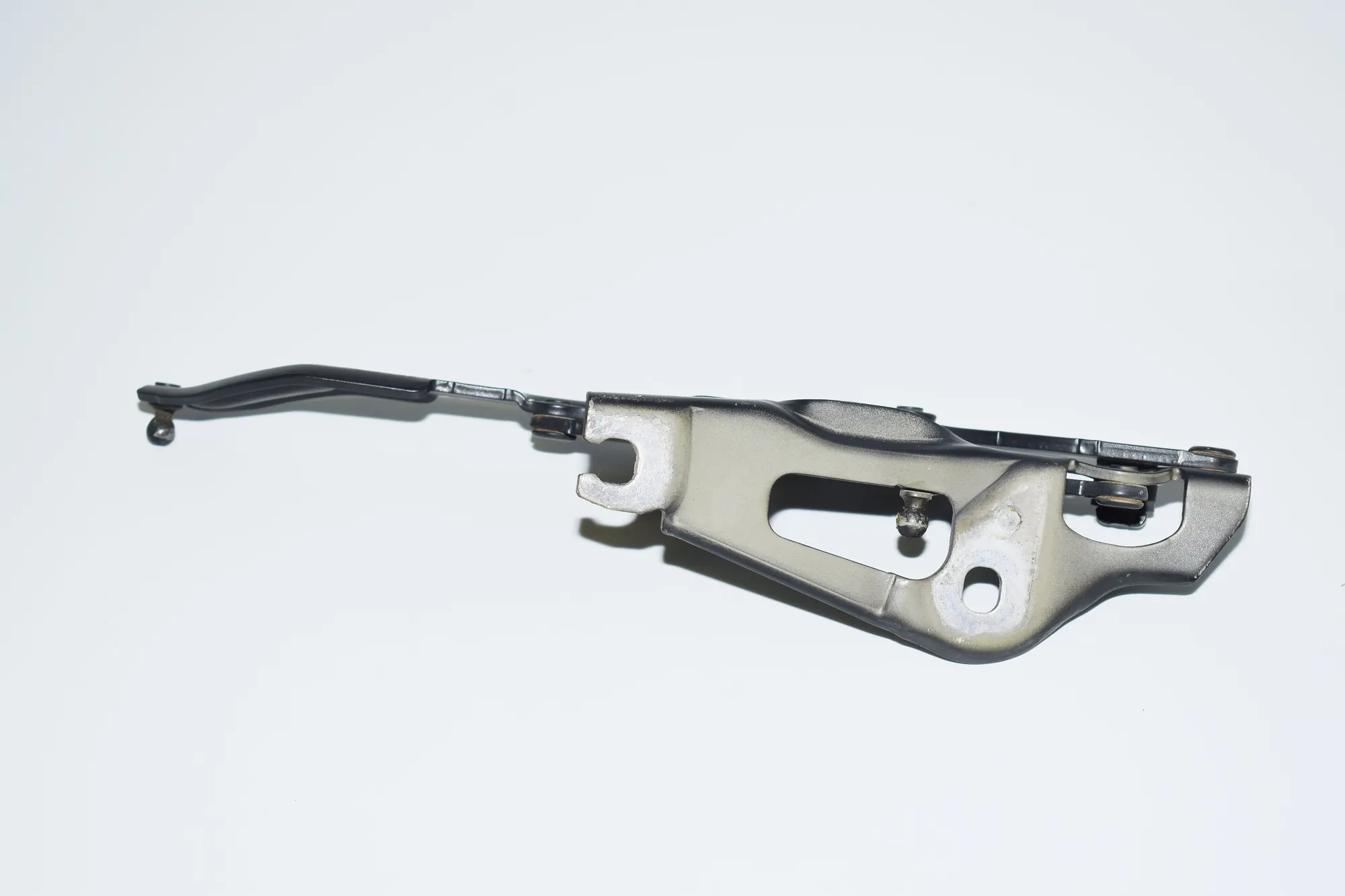 Left Side Bootlid Hinge – OEM 7060627 · BMW 3 (E90) 318 d 2010 – 3