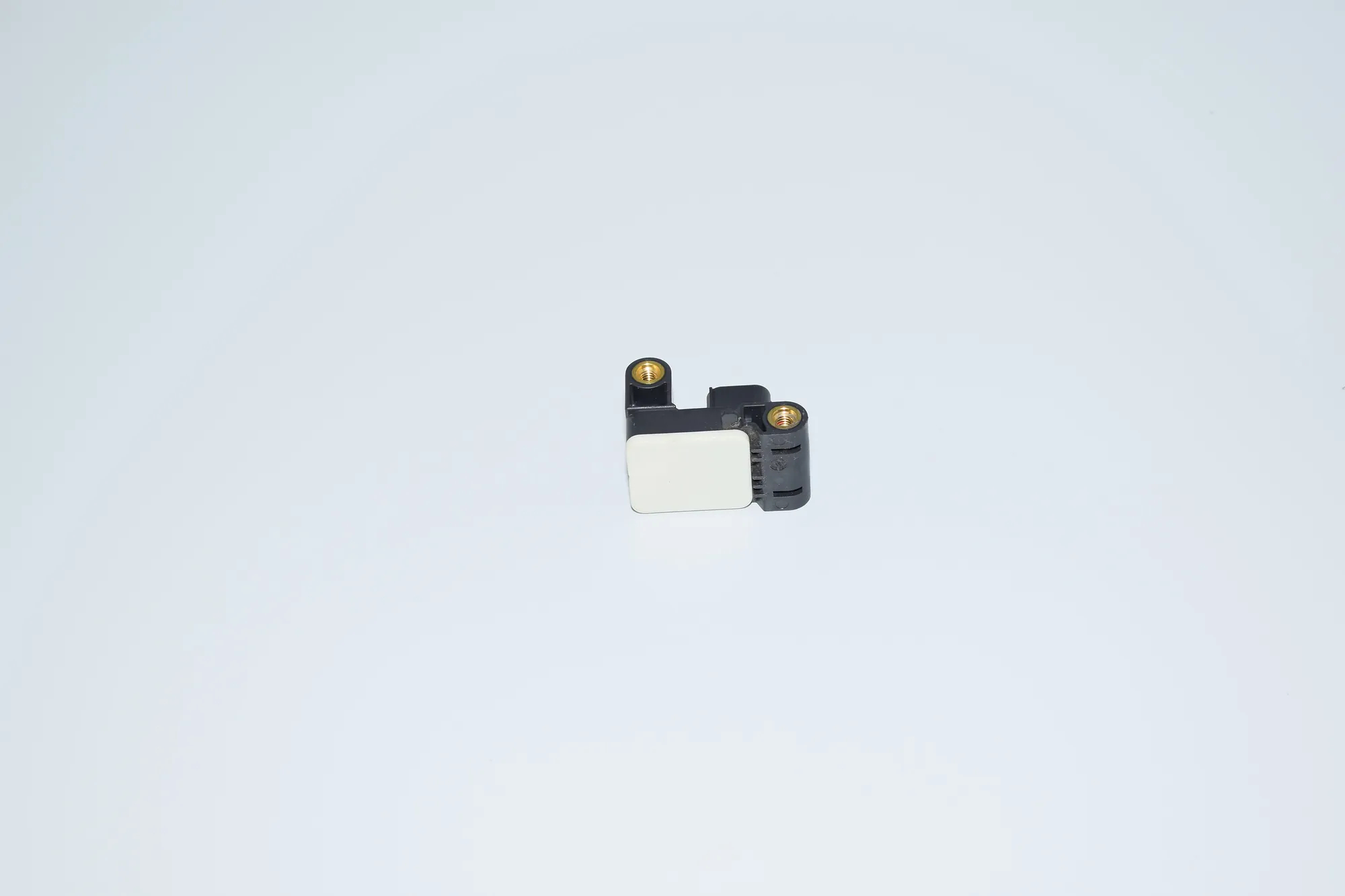 Front Right Impact Sensor – OEM 6911003 · BMW 3 (E90) 318 d 2010 – 2