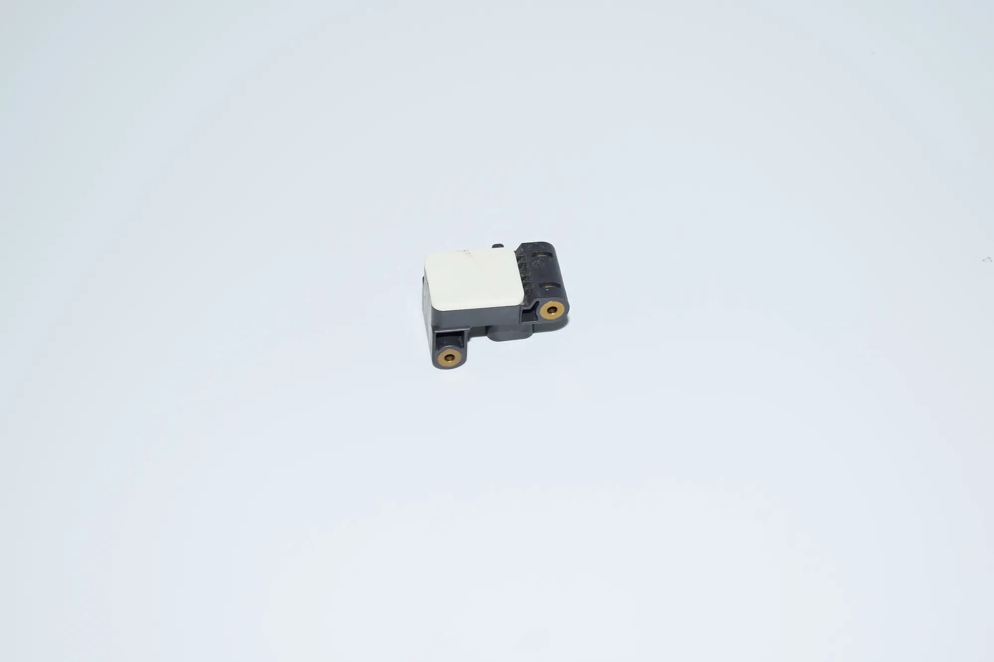 Front Right Impact Sensor – OEM 6911003 · BMW 3 (E90) 318 d 2010 – 3