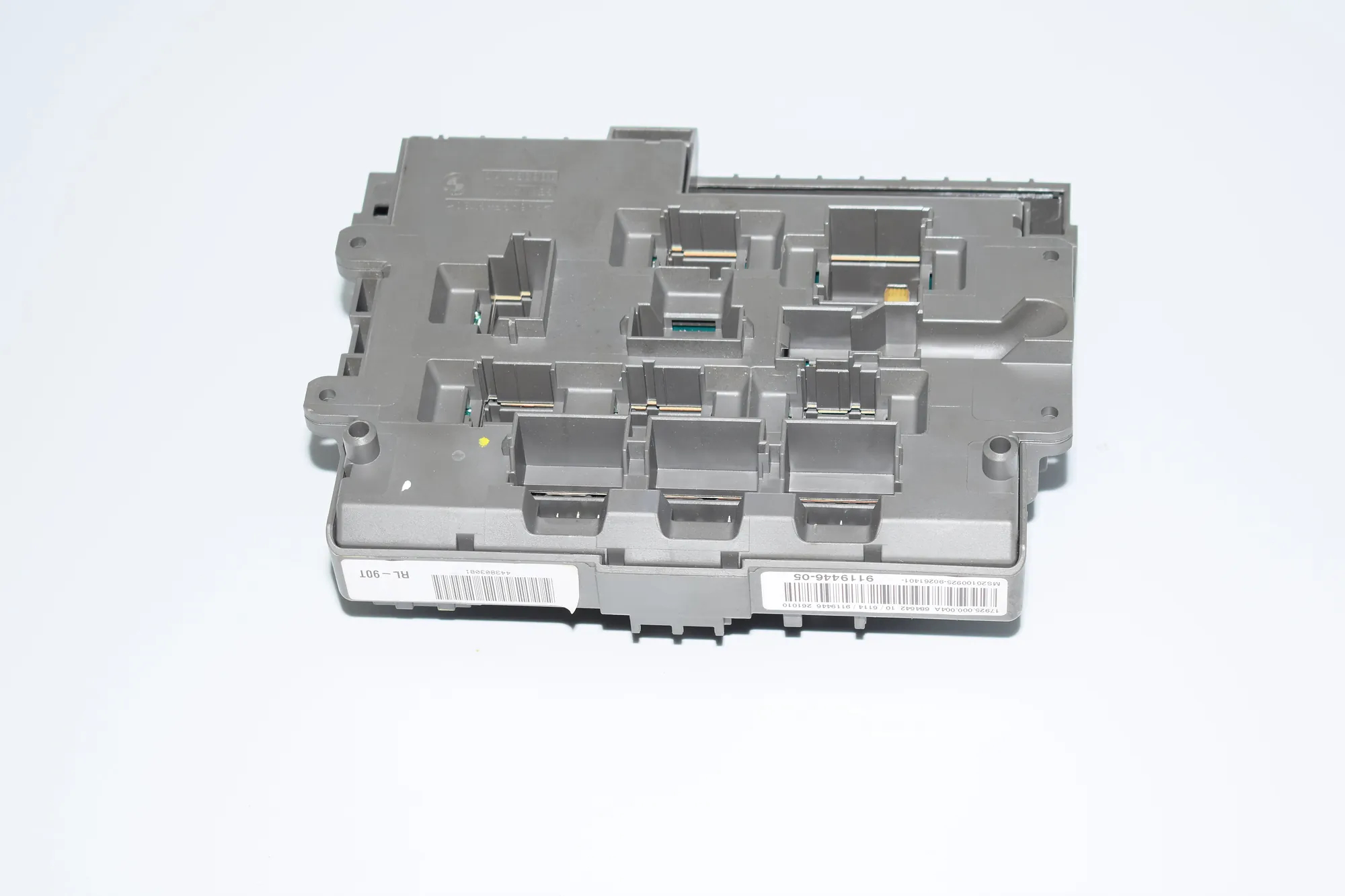 Fuse Box – OEM 9119446 · BMW 3 (E90) 318 d 2010 – 3