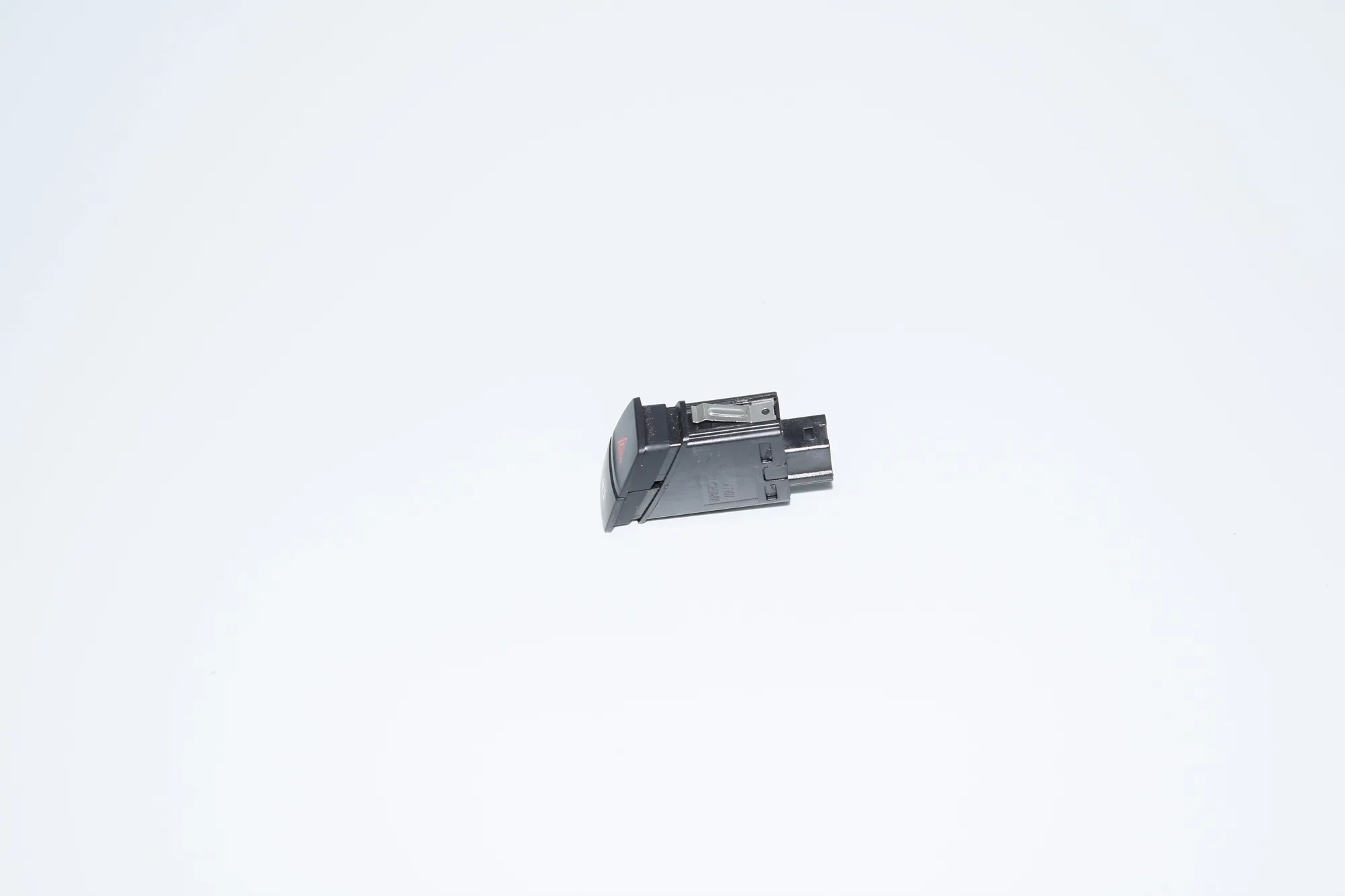 Hazard Button – OEM 9231786 · BMW 1 (F20) 118 d 2011 – 2