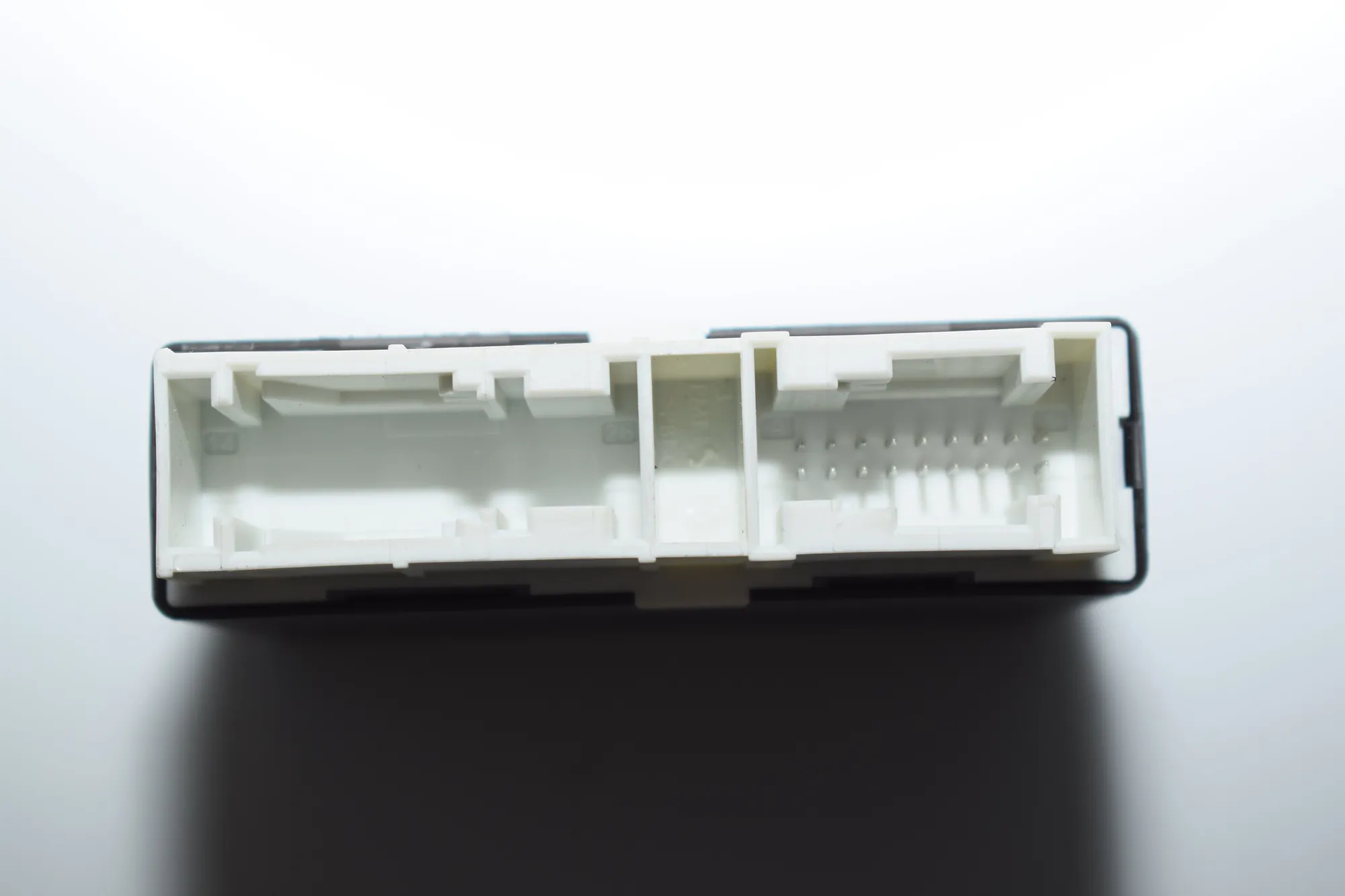 PDC Parking Sensor Control Unit – OEM 9495358 · BMW i3 (I01) BMW i3 (I01) 2019 – 4
