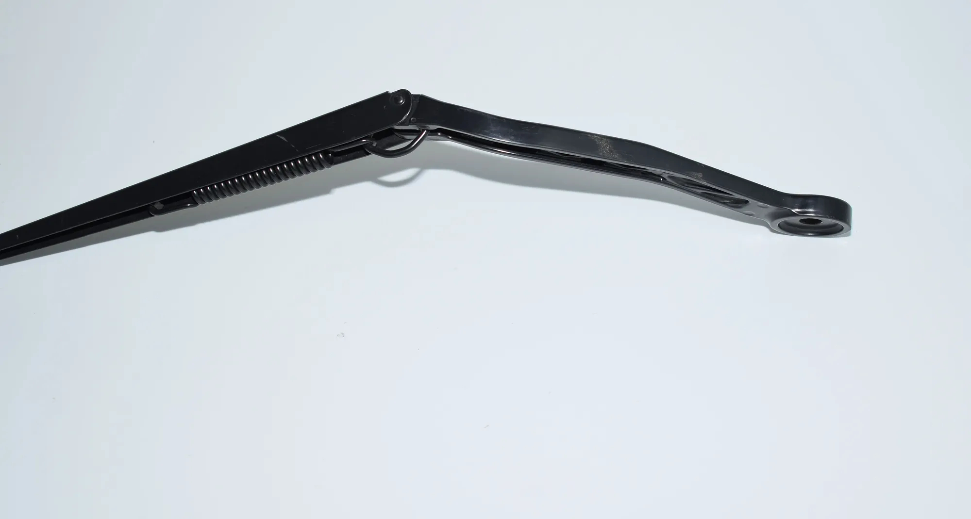 Front Wiper Arms – OEM 7304072 · BMW X5 (F15, F85) BMW X5 (F15, F85) 2015 – 2