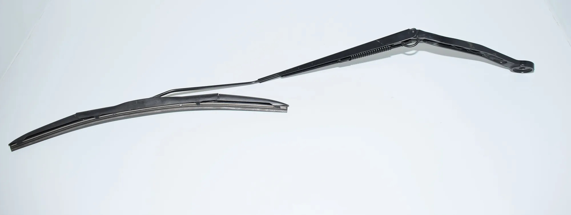 Front Wiper Arms – OEM 7304072 · BMW X5 (F15, F85) BMW X5 (F15, F85) 2015