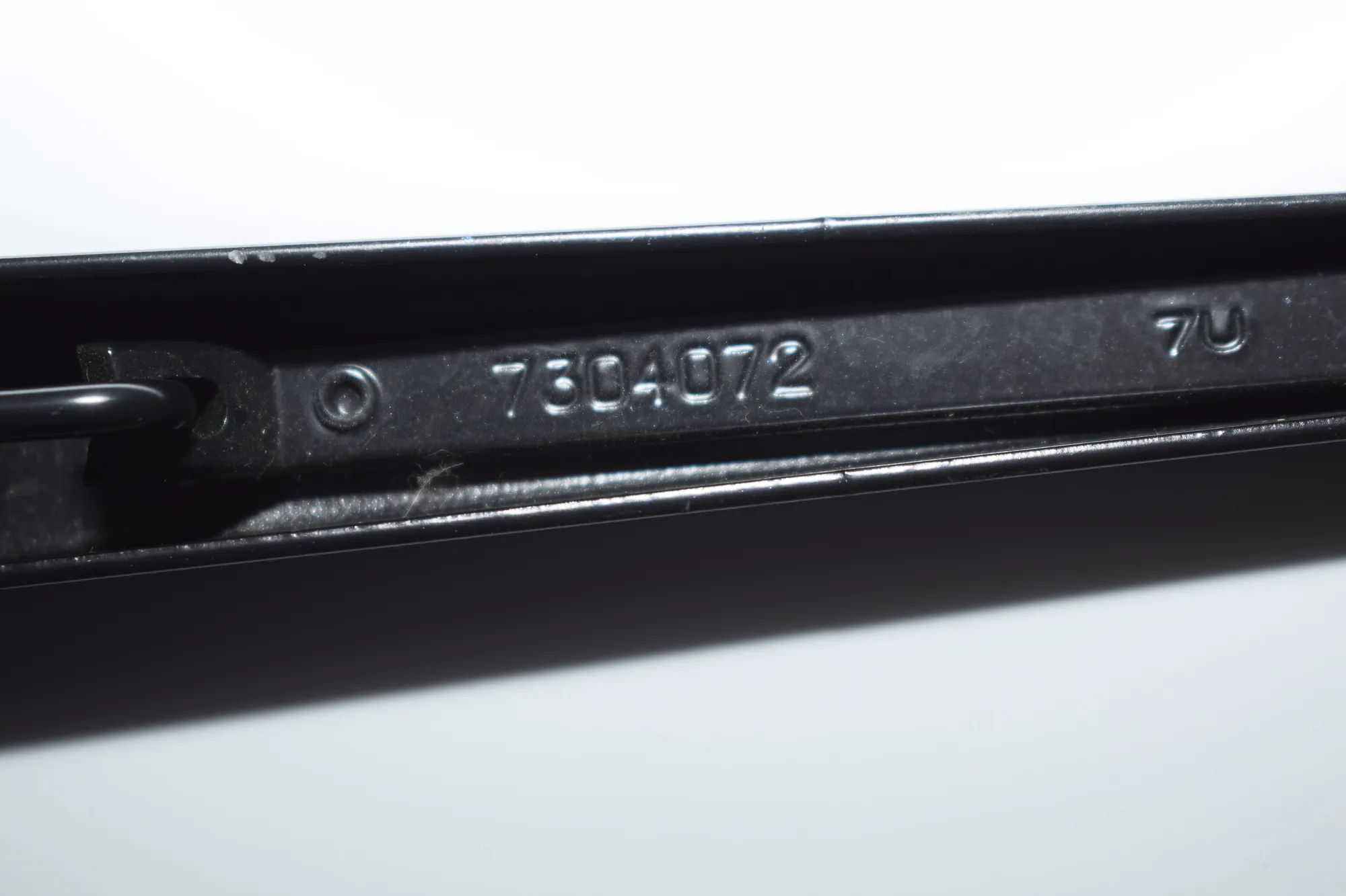 Front Wiper Arms – OEM 7304072 · BMW X5 (F15, F85) BMW X5 (F15, F85) 2015 – 4