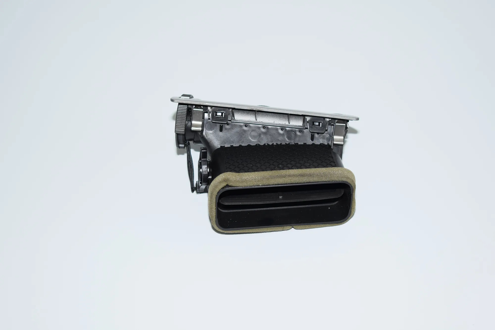 Dashboard Air Vents – OEM 6911241 · BMW 7 (E65, E66, E67) 730 Ld 2005 – 2