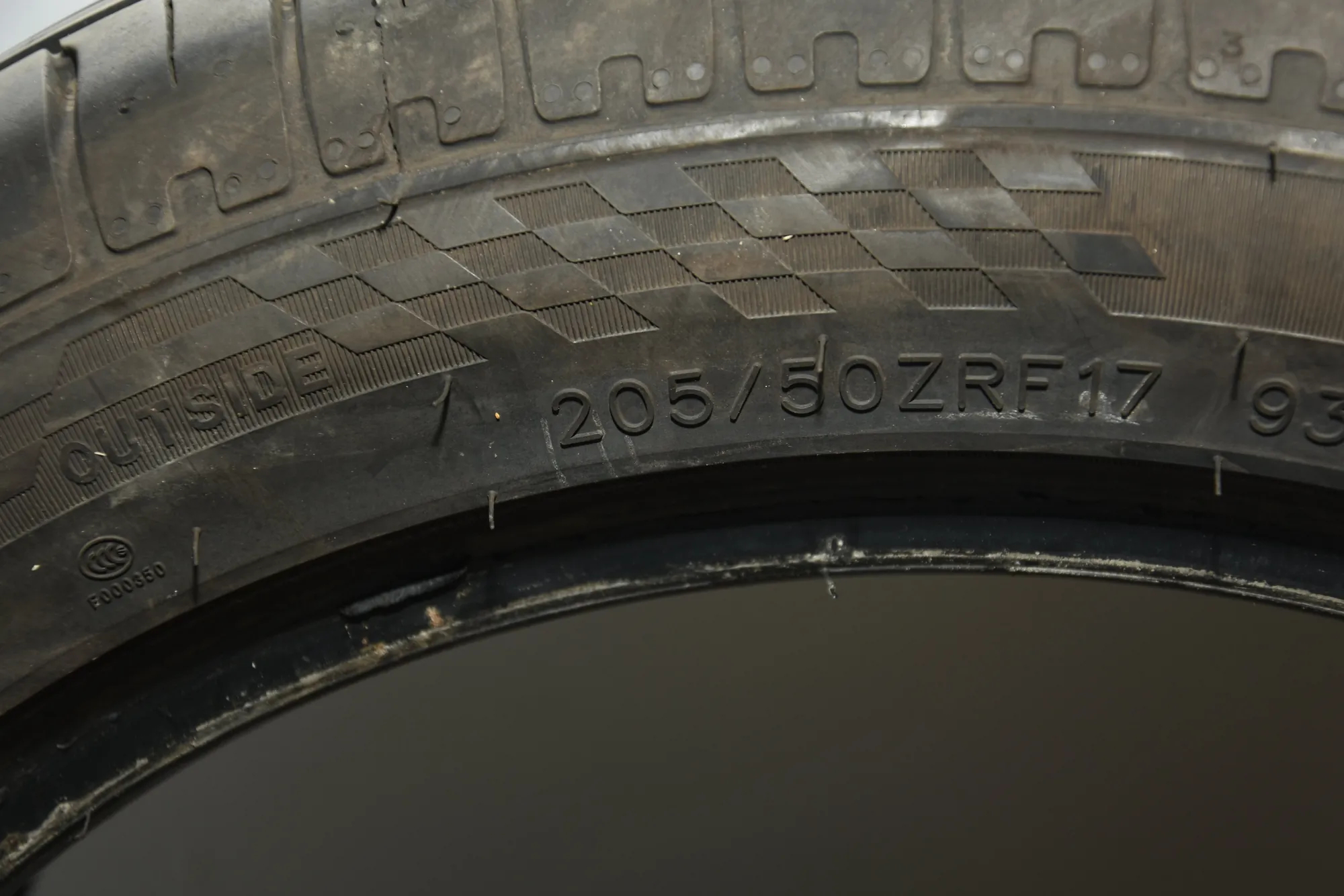 Tire · BMW 5 (E39) BMW 5 (E39) 530 d 1999 – 4