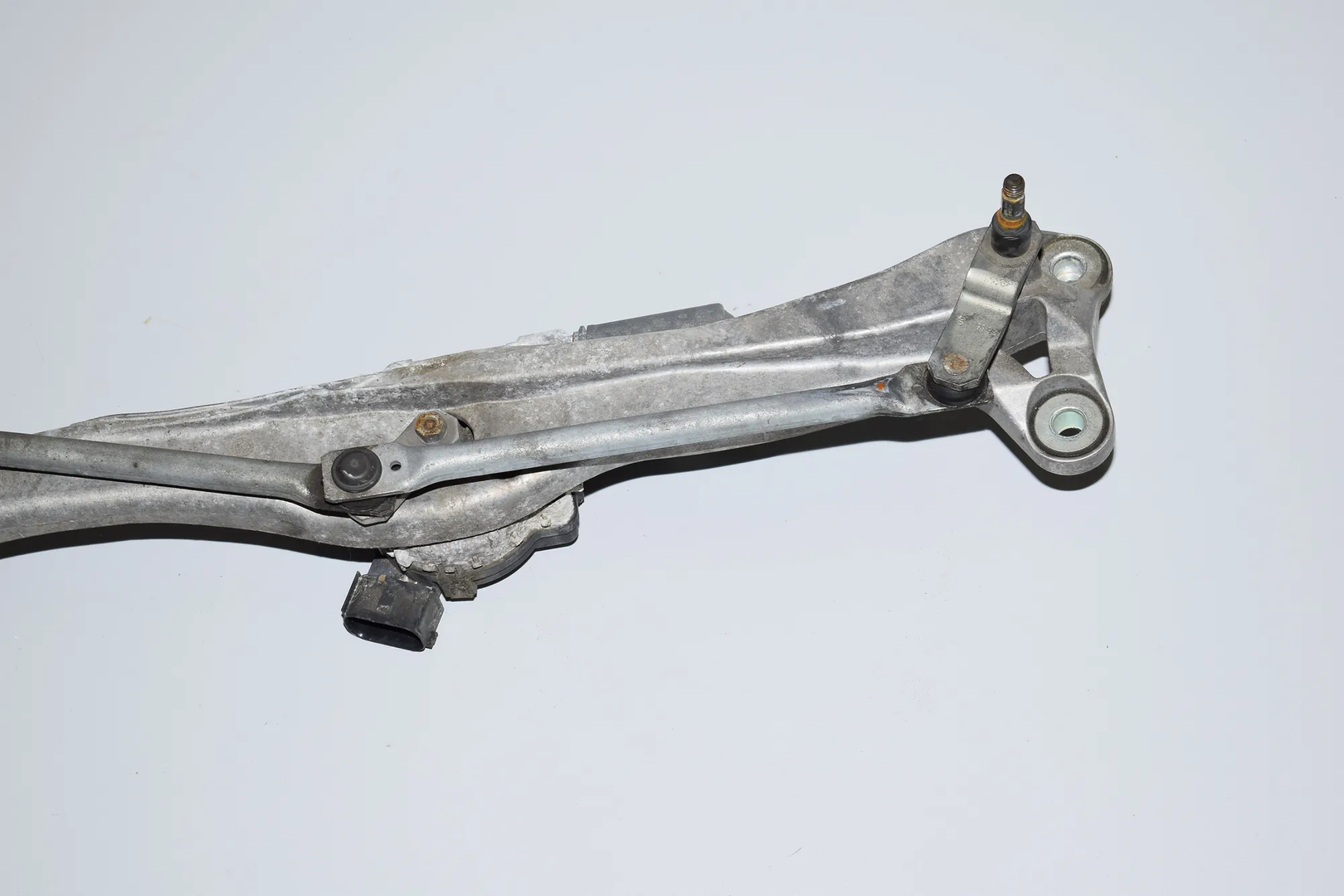 Front Windshield Wiper Mechanism – OEM 0390241857 · BMW 7 (E65, E66, E67) 730 Ld 2005 – 3