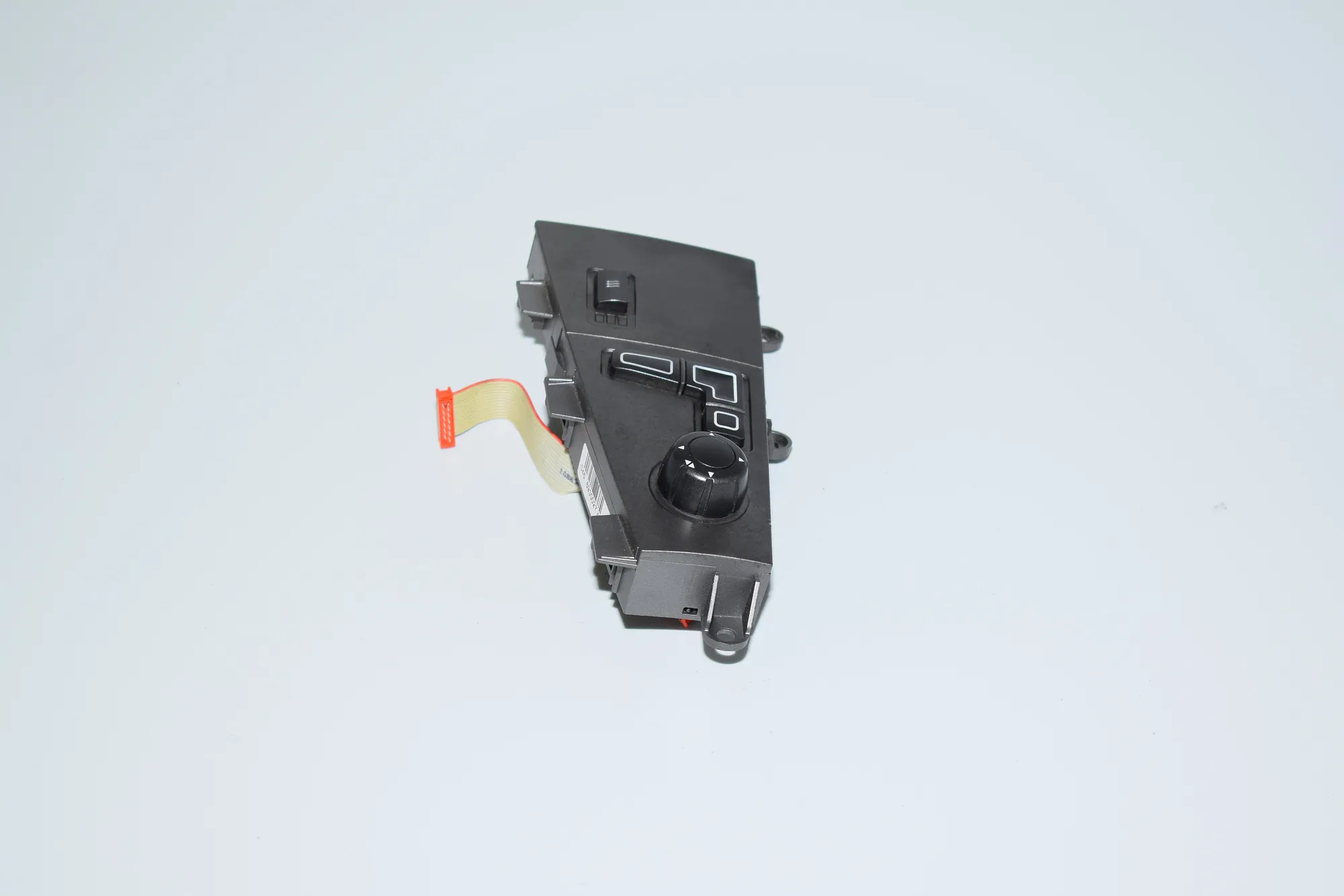 Front Left Seat Control Unit – OEM 6930027 · BMW 7 (E65, E66, E67) 730 Ld 2005 – 2