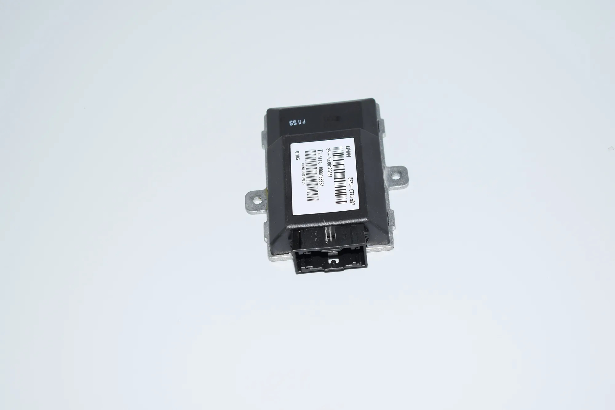 Other Control Units – OEM 6770537 · BMW 7 (E65, E66, E67) 730 Ld 2005 – 3