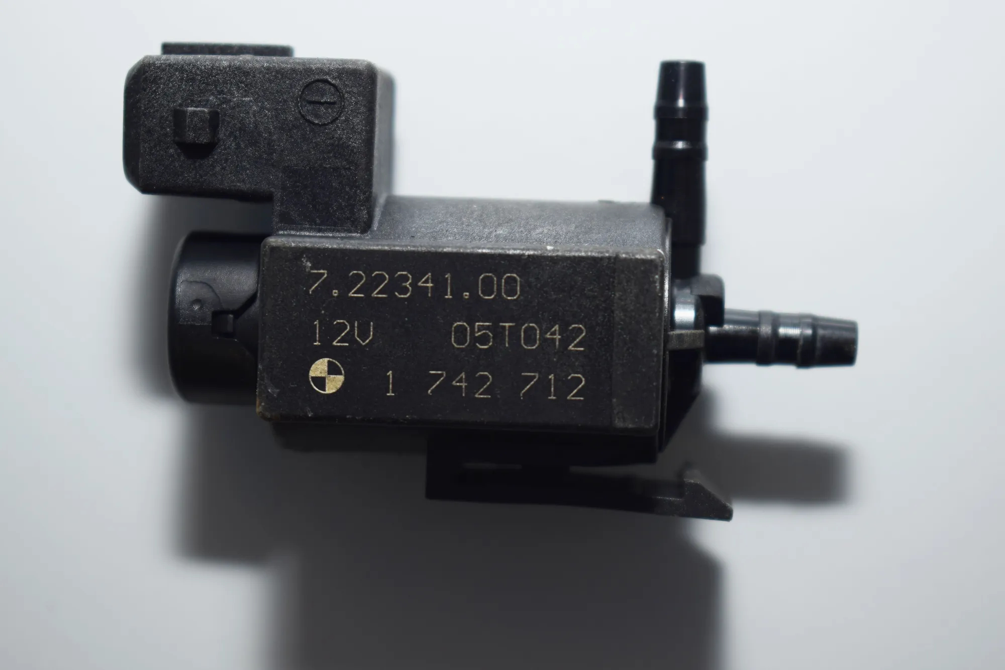 Solenoid Valve – OEM 1742712 · BMW 7 (E65, E66, E67) 730 Ld 2005 – 4