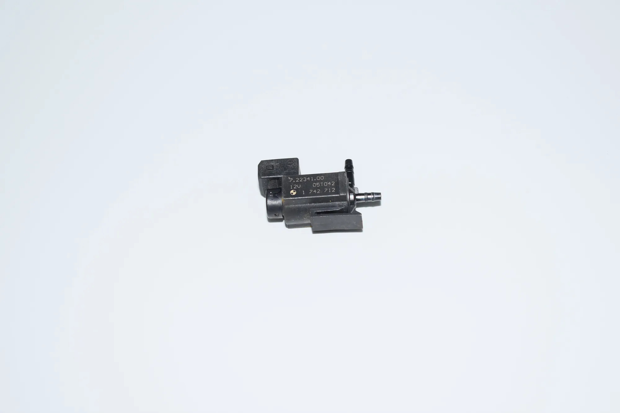 Solenoid Valve – OEM 1742712 · BMW 7 (E65, E66, E67) 730 Ld 2005 – 2