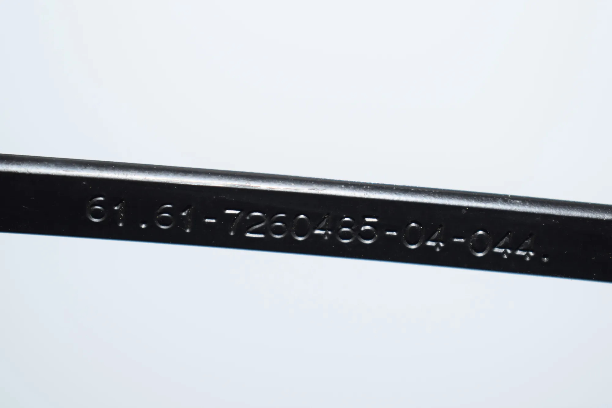 Front Wiper Arms – OEM 7260482 · BMW 3 (F30, F80) 330 d xDrive 2014 – 3