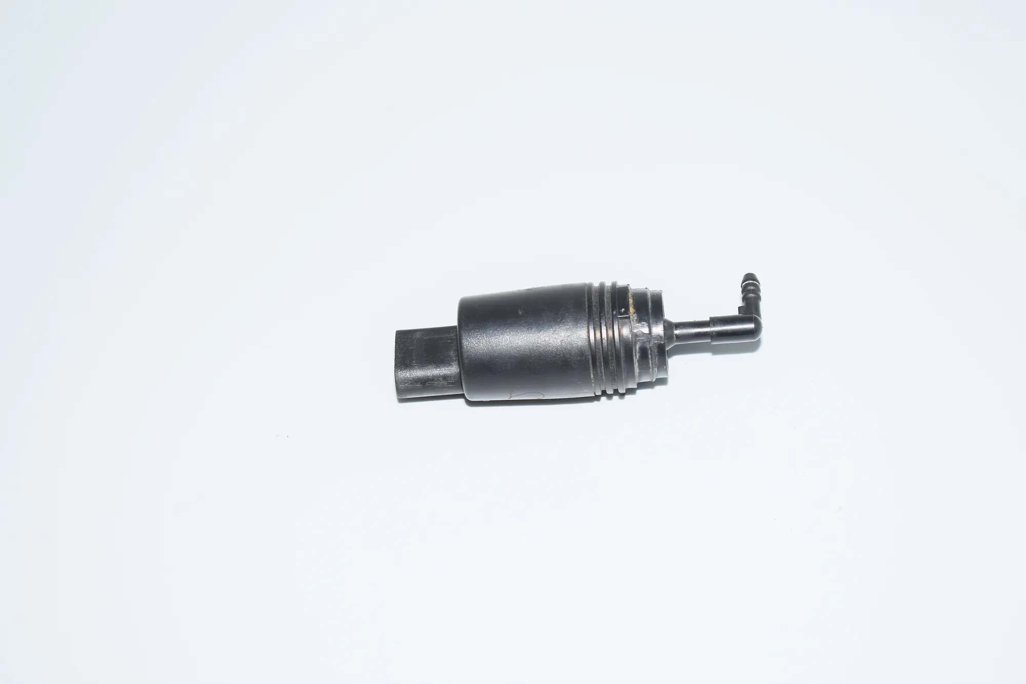 Washer Tank Motor – OEM 8377612 · BMW 3 (F30, F80) 330 d xDrive 2014 – 2