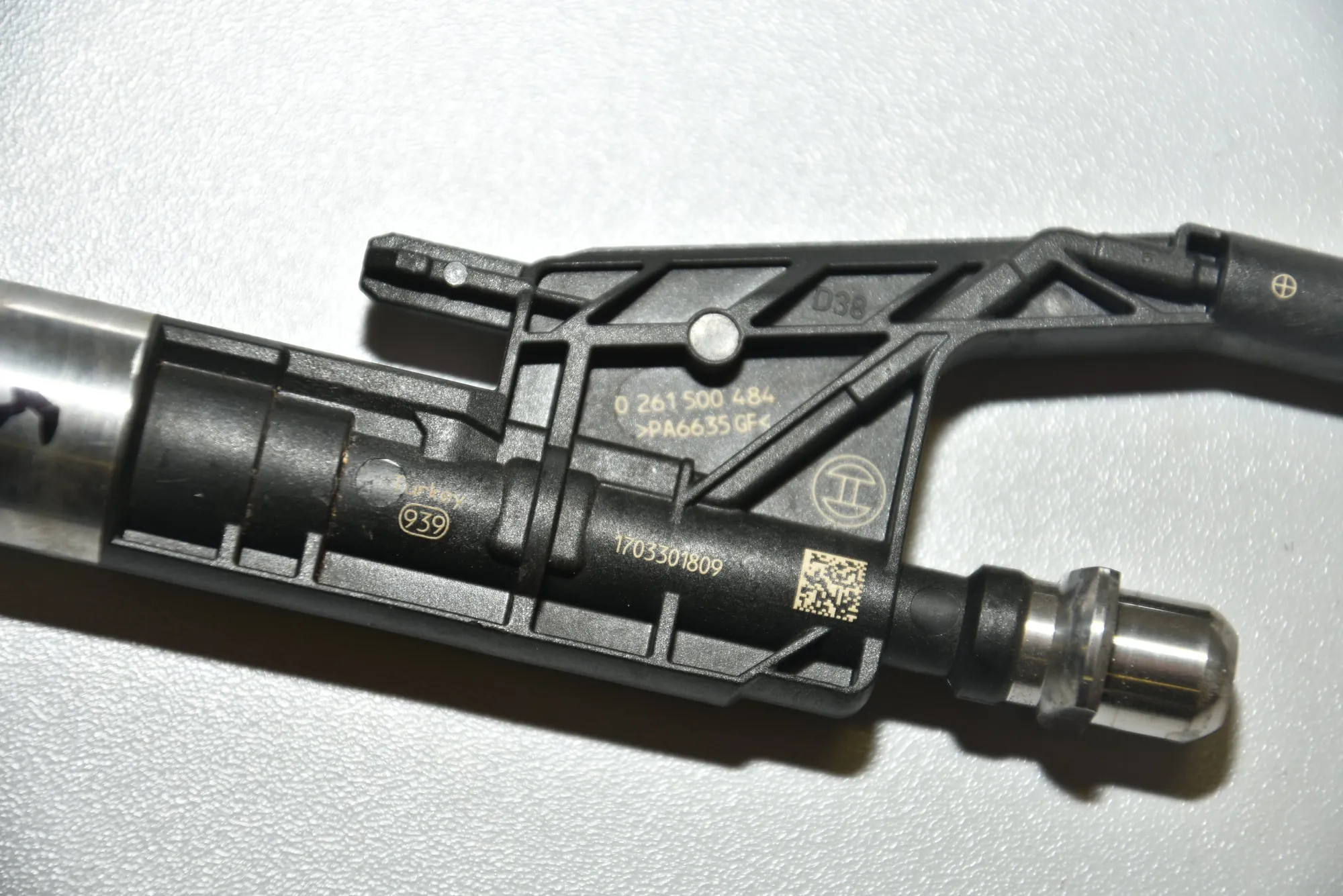 Fuel Injector – OEM 02615004847639990 · BMW 3 (F30, F80) BMW 3 (F30, F80) 340 i 2015