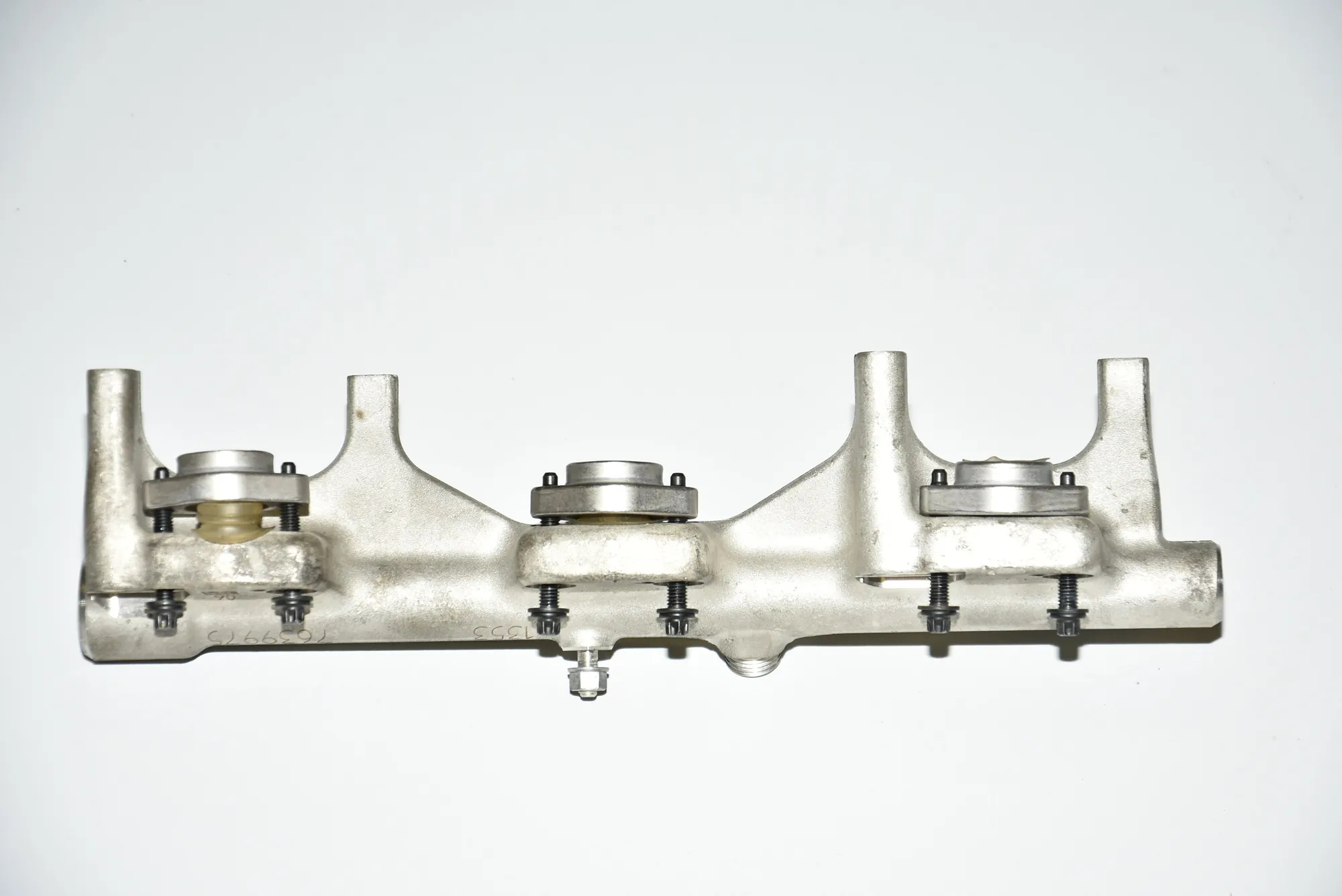 Left Side Fuel Rail – OEM 7639975 · BMW 3 (F30, F80) BMW 3 (F30, F80) 340 i 2015