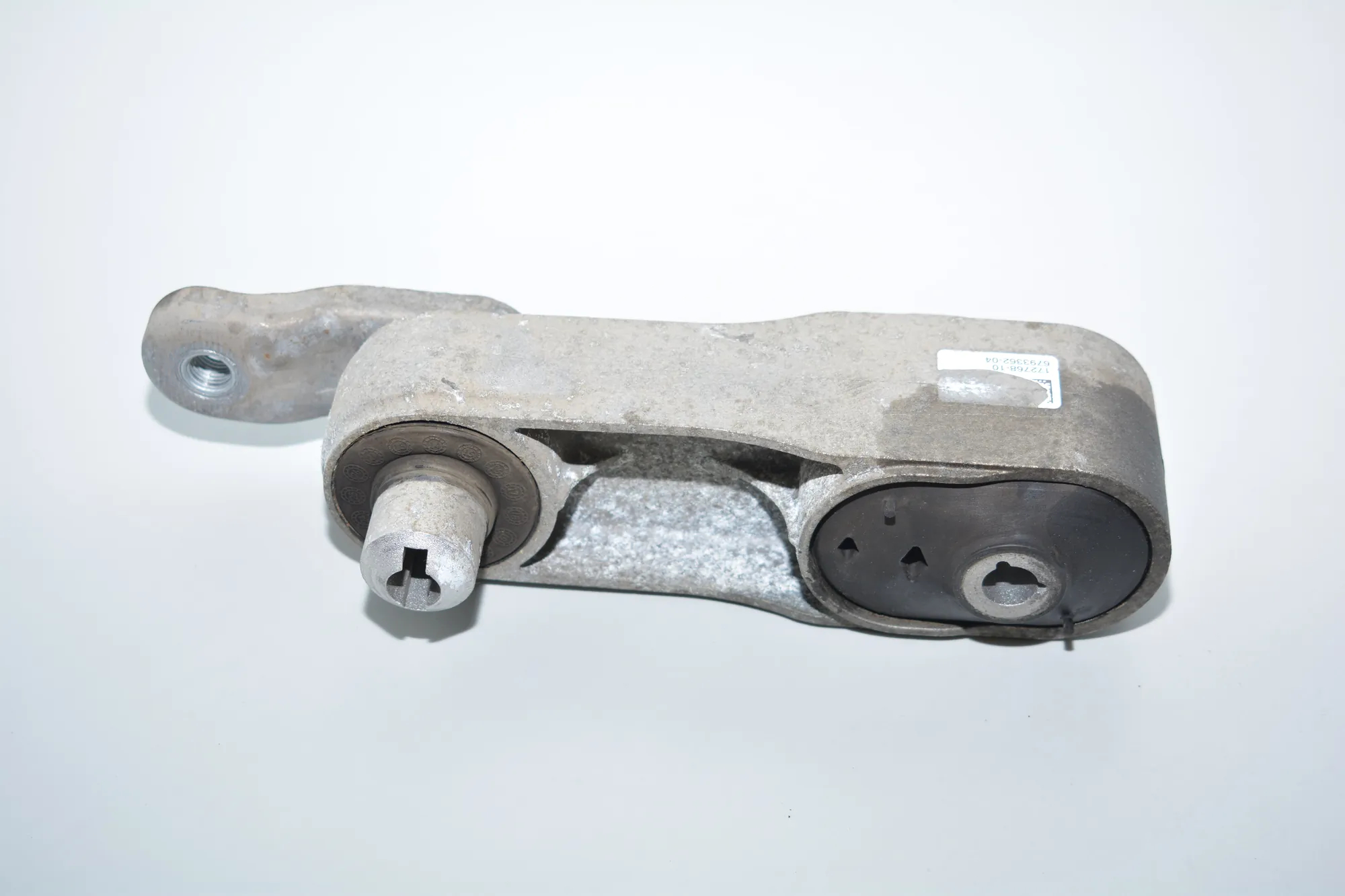 Gearbox Mount – OEM 6793362 · BMW i3 (I01) Hybrid 2016 – 2