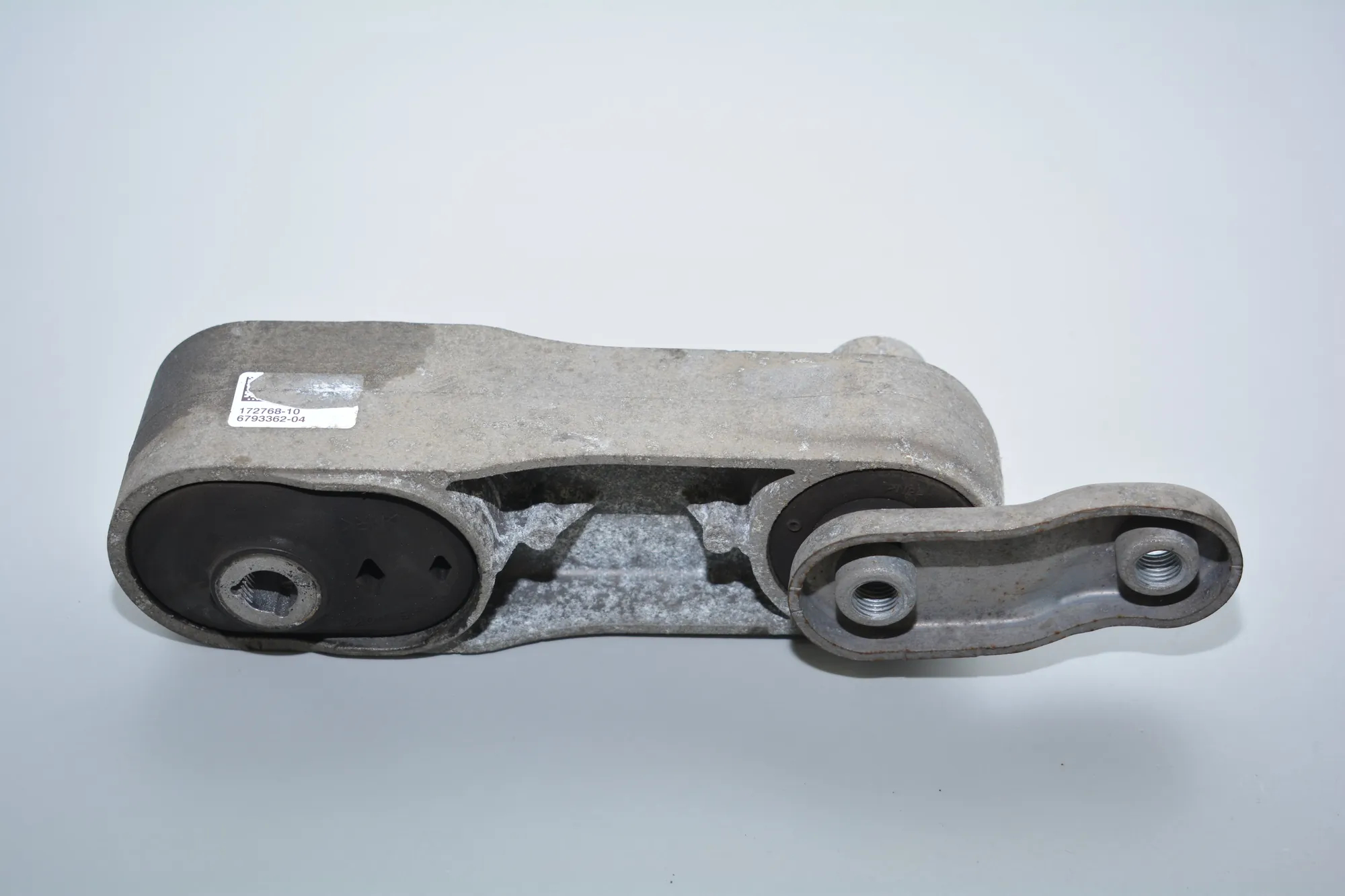 Gearbox Mount – OEM 6793362 · BMW i3 (I01) Hybrid 2016