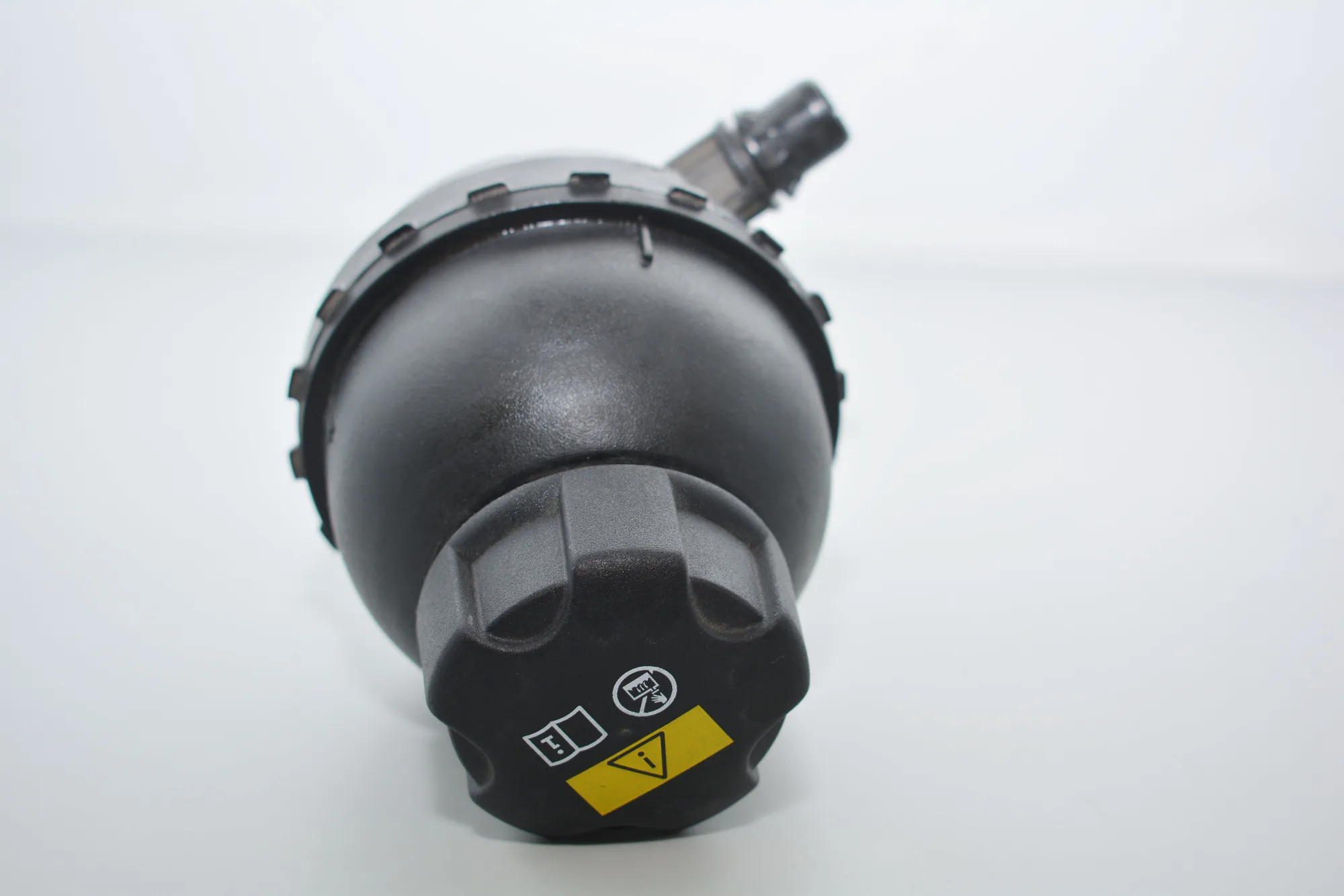 Expansion Tank – OEM 7604431 · BMW i3 (I01) Hybrid 2016 – 2