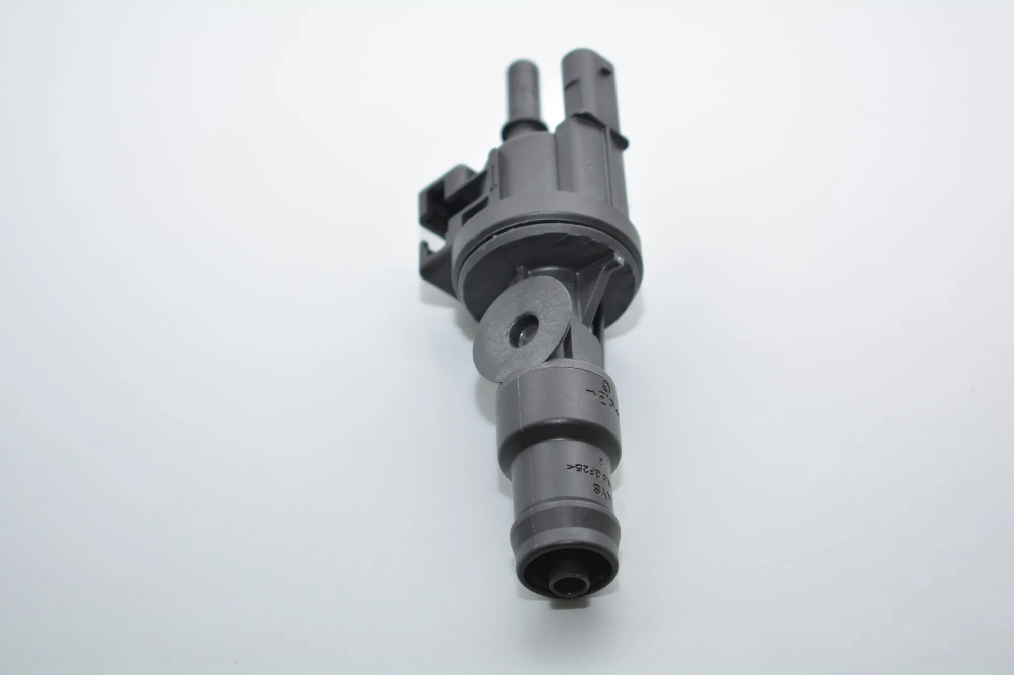 Vacuum Valve – OEM 7637268 · BMW i3 (I01) Hybrid 2016 – 4