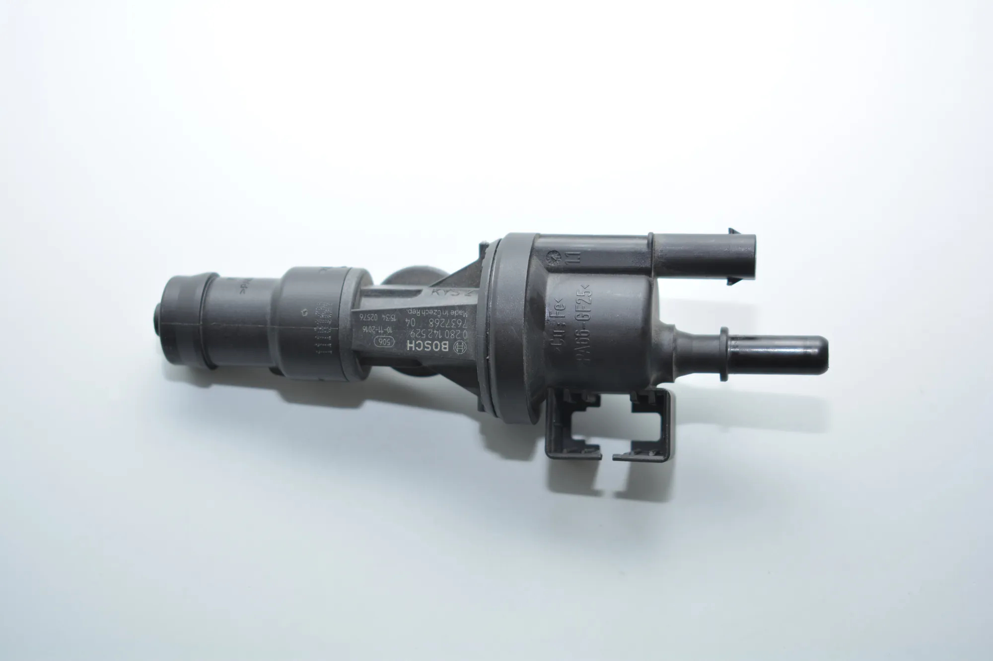 Vacuum Valve – OEM 7637268 · BMW i3 (I01) Hybrid 2016 – 2