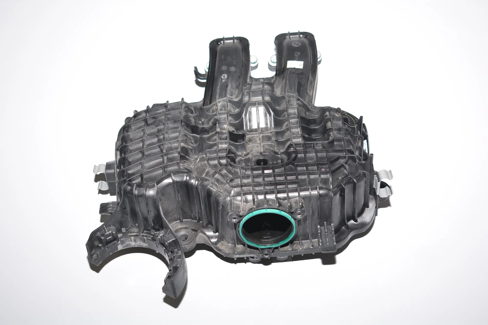 Intake Manifold – OEM 8530103 · BMW i3 (I01) Hybrid 2016 – 4