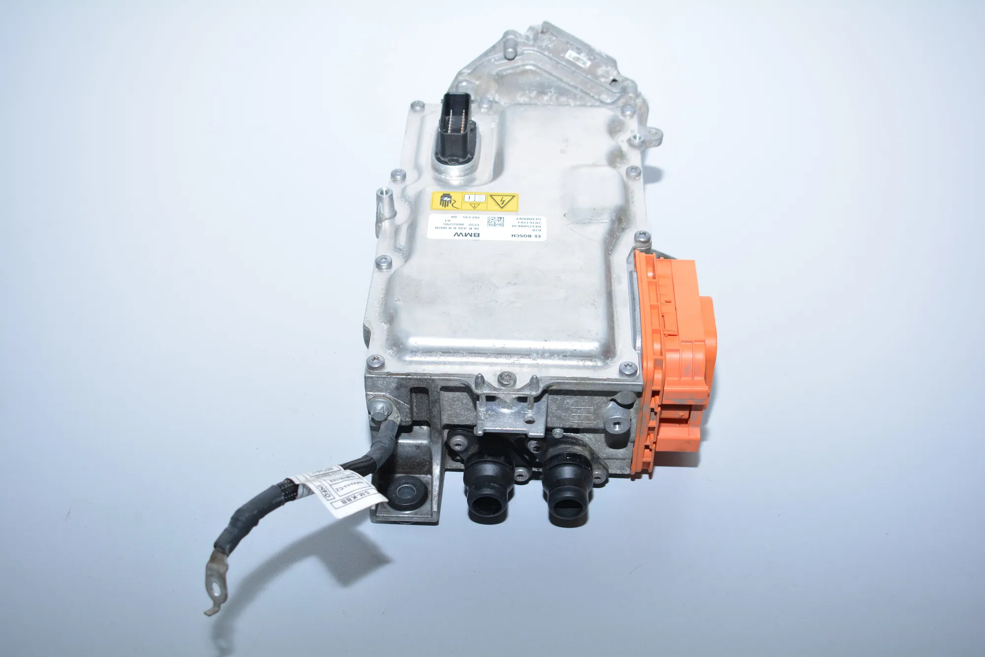 Other Control Units – OEM 0437508610 · BMW i3 (I01) Hybrid 2016 – 2