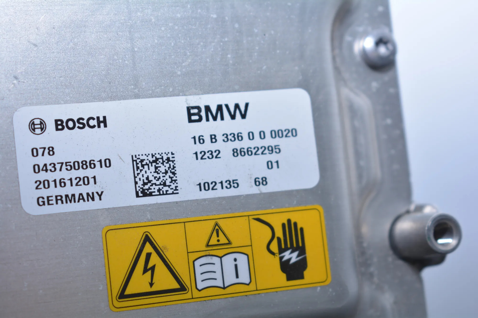 Other Control Units – OEM 0437508610 · BMW i3 (I01) Hybrid 2016 – 5