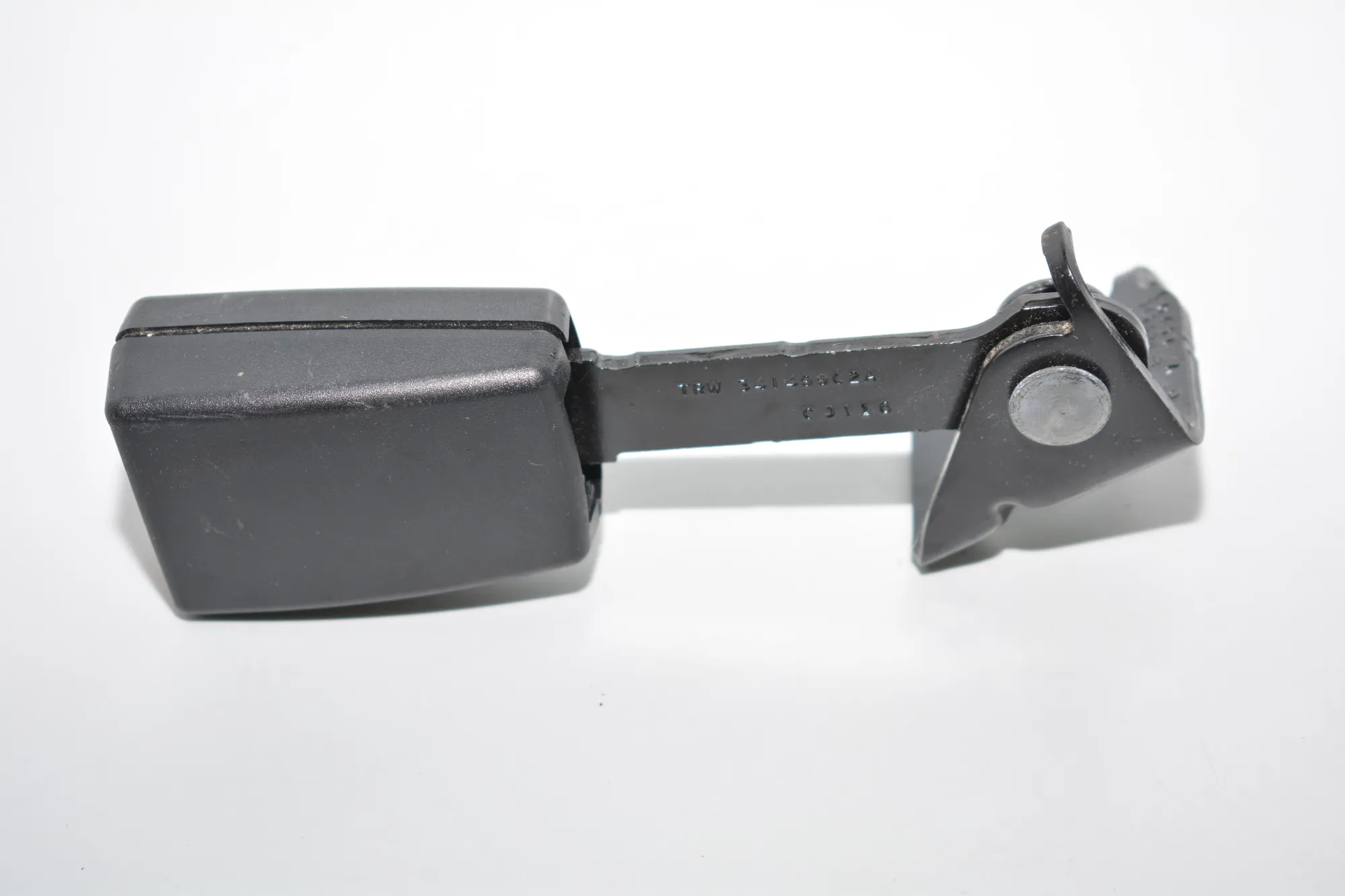 Rear Right Seat Buckle – OEM 7347726 · BMW i3 (I01) Hybrid 2016 – 4