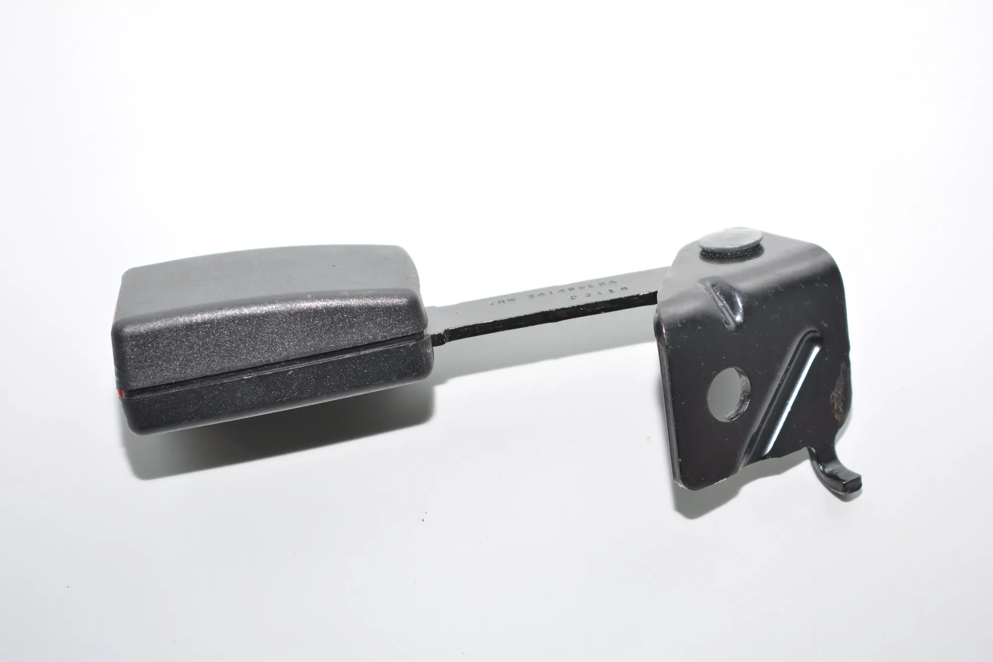 Rear Right Seat Buckle – OEM 7347726 · BMW i3 (I01) Hybrid 2016 – 2