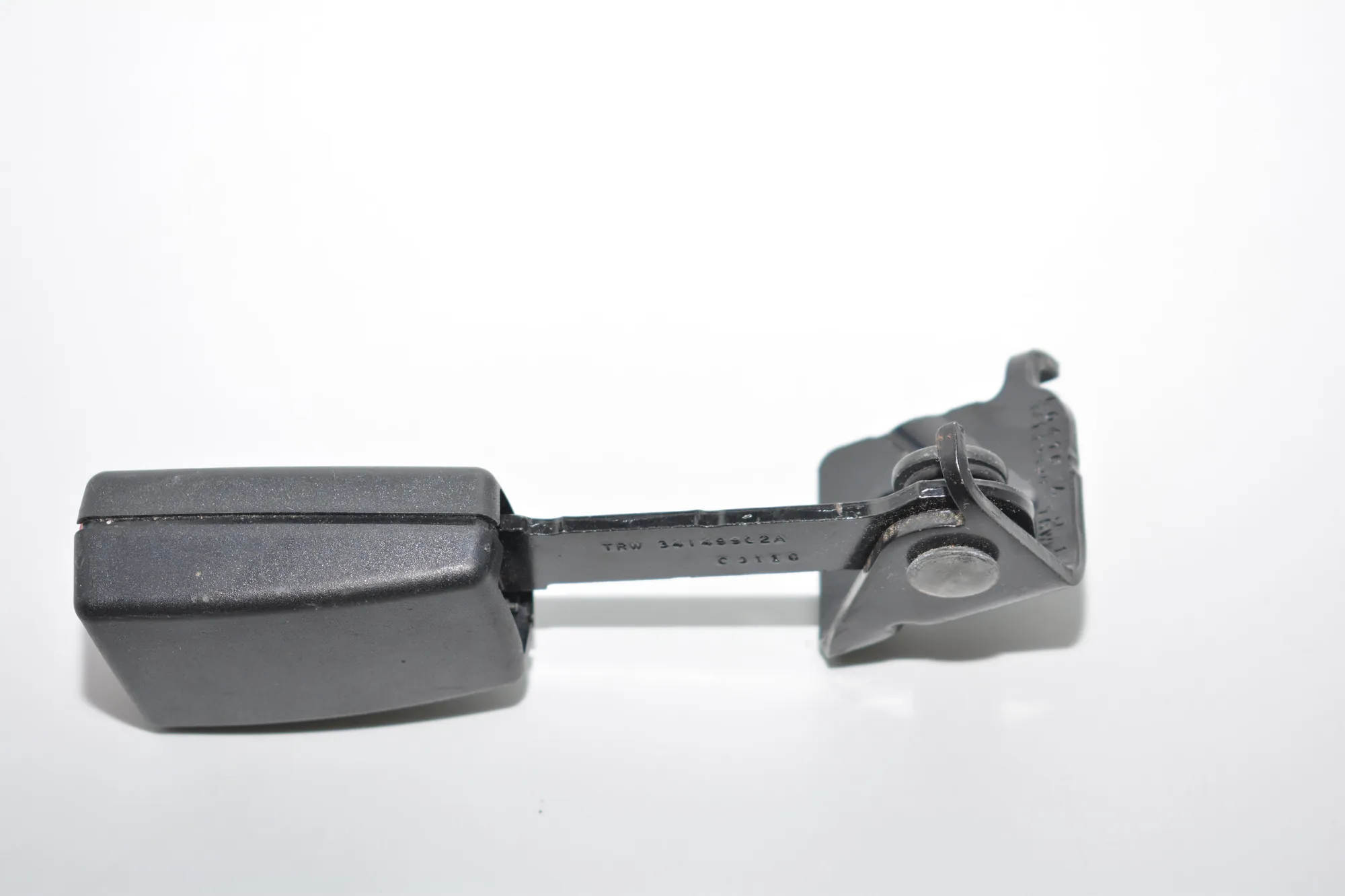 Rear Right Seat Buckle – OEM 7347726 · BMW i3 (I01) Hybrid 2016 – 3