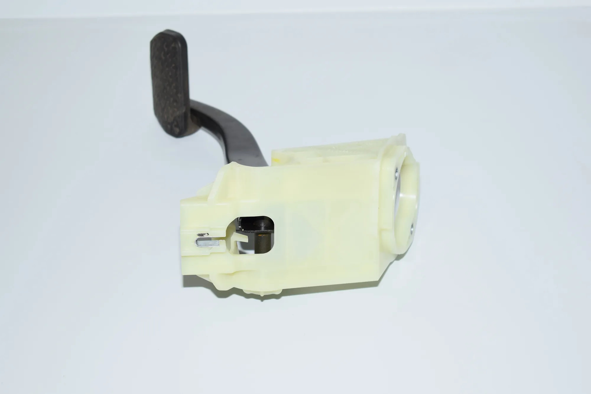 Brake Pedal – OEM 6860648 · BMW 3 (F30, F80) 330 d xDrive 2014 – 2