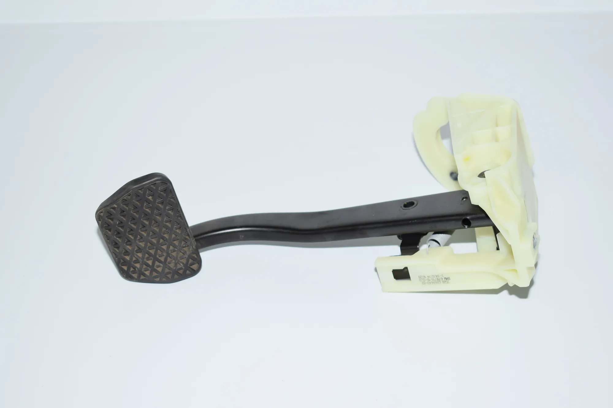 Brake Pedal – OEM 6860648 · BMW 3 (F30, F80) 330 d xDrive 2014