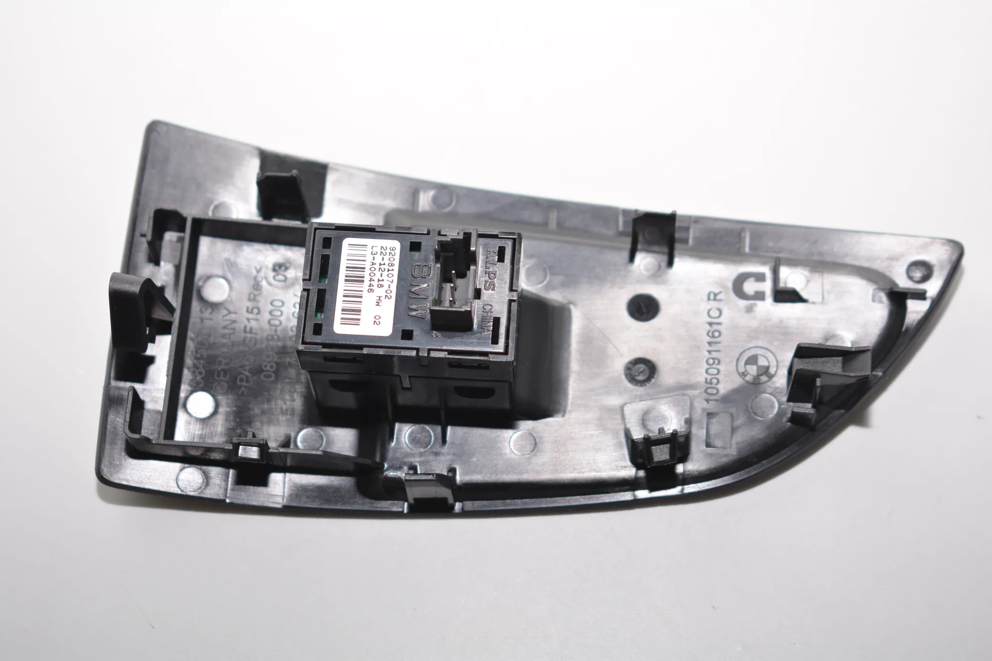 Front Right Door Window Switch – OEM 9208107 · BMW i3 (I01) Electric 2019 – 3