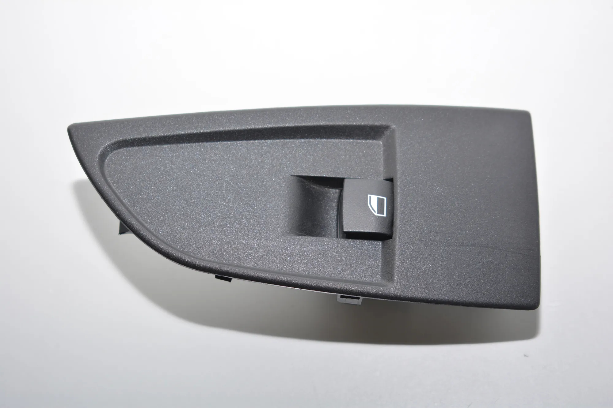Front Right Door Window Switch – OEM 9208107 · BMW i3 (I01) Electric 2019
