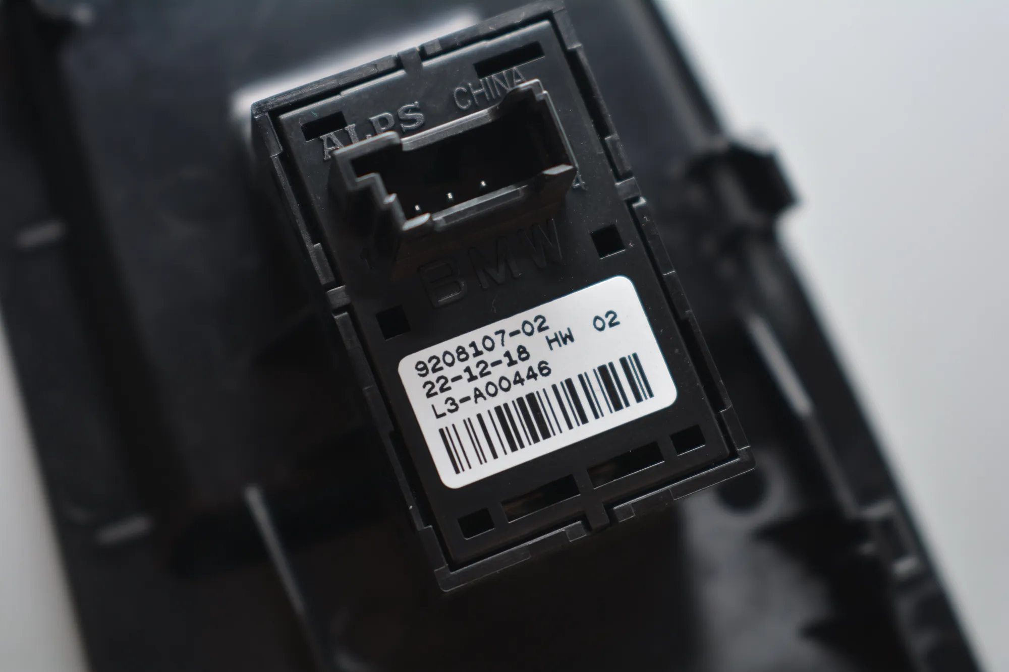 Front Right Door Window Switch – OEM 9208107 · BMW i3 (I01) Electric 2019 – 5