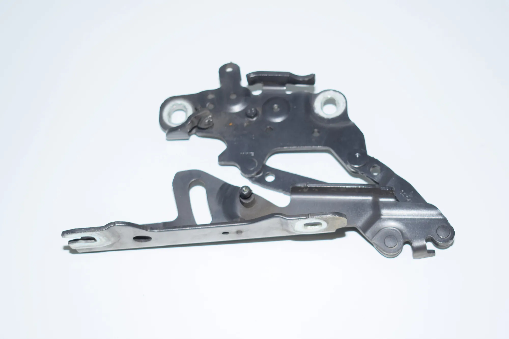 Front Left Bonnet Hinge – OEM 7336699 · BMW 3 (F30, F80) 330 d xDrive 2014