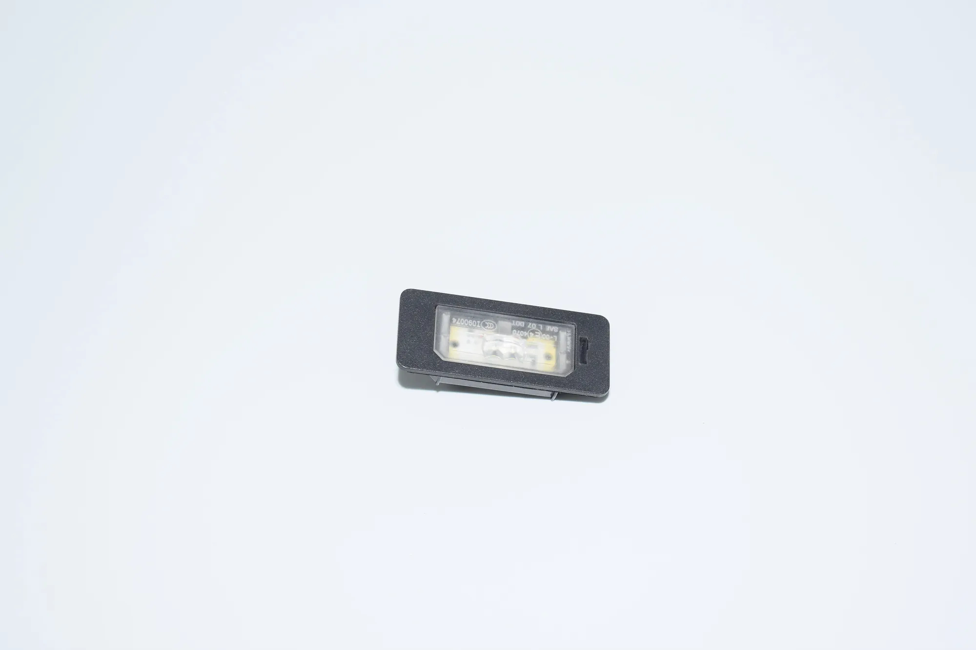 License Plate Lights – OEM 7193293 · BMW 3 (F30, F80) 330 d xDrive 2014 – 2