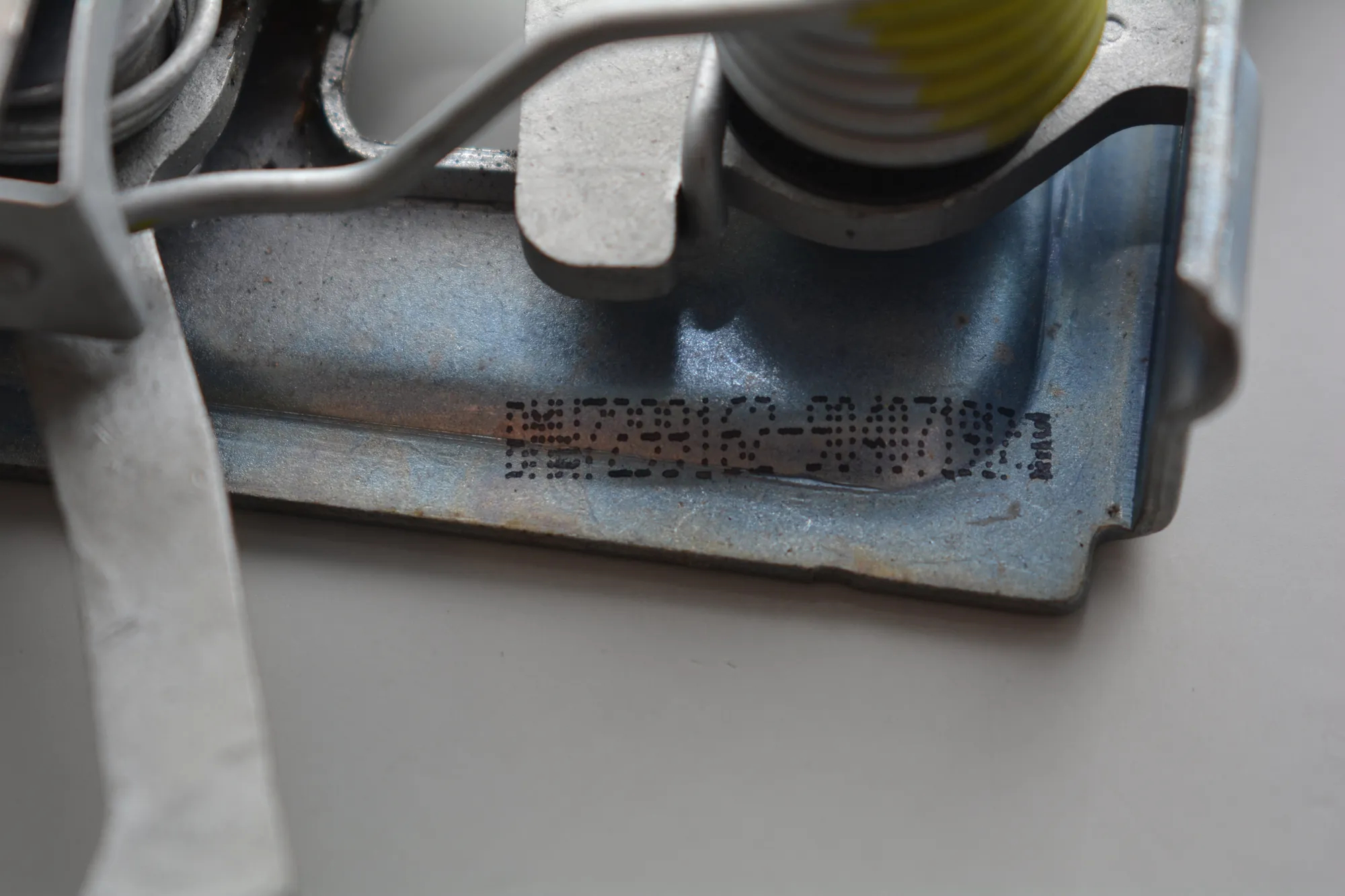 Bonnet Lock – OEM 7299162 · BMW i3 (I01) Hybrid 2016 – 6