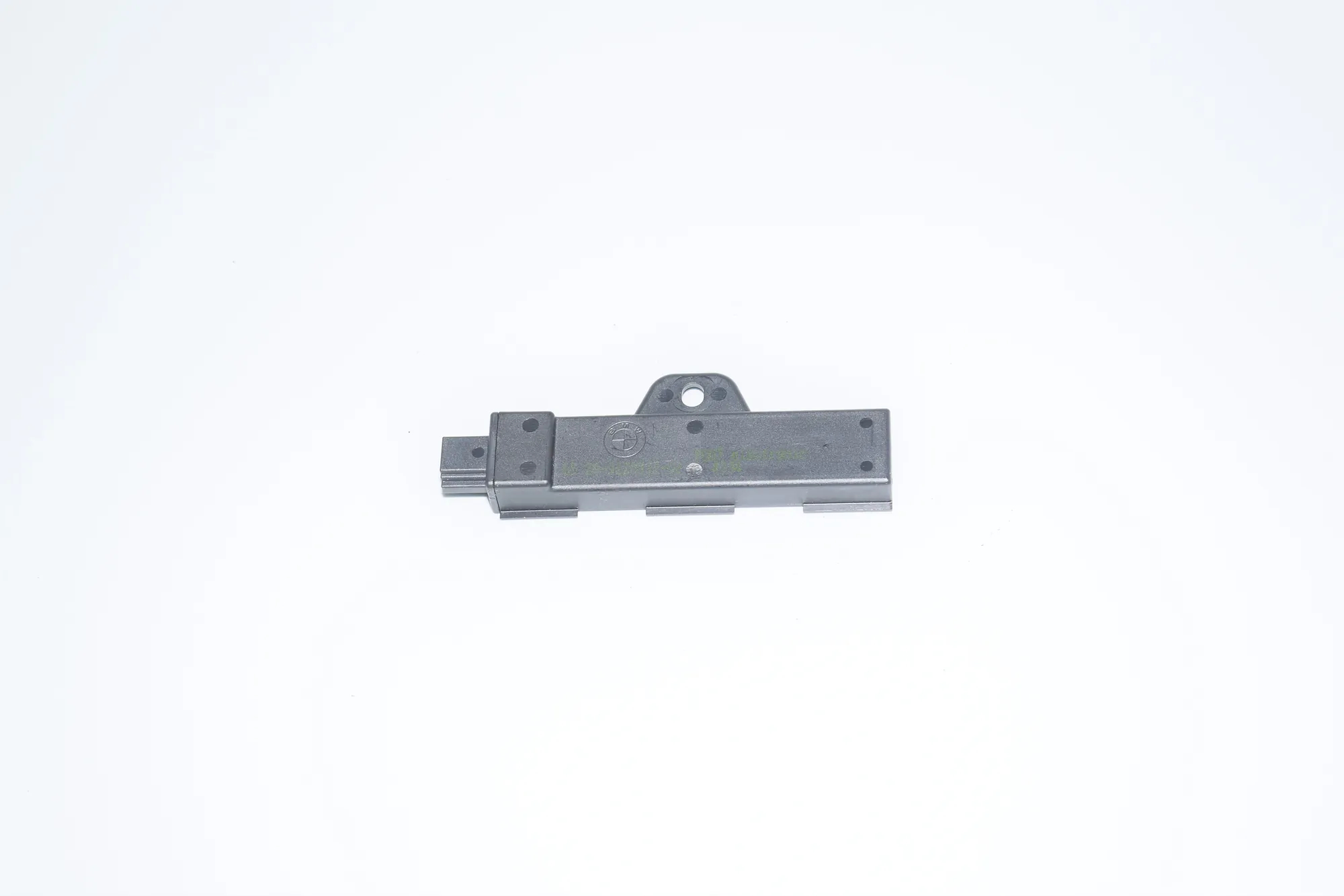 Antenna – OEM 9220832 · BMW 3 (F30, F80) 330 d xDrive 2014 – 3