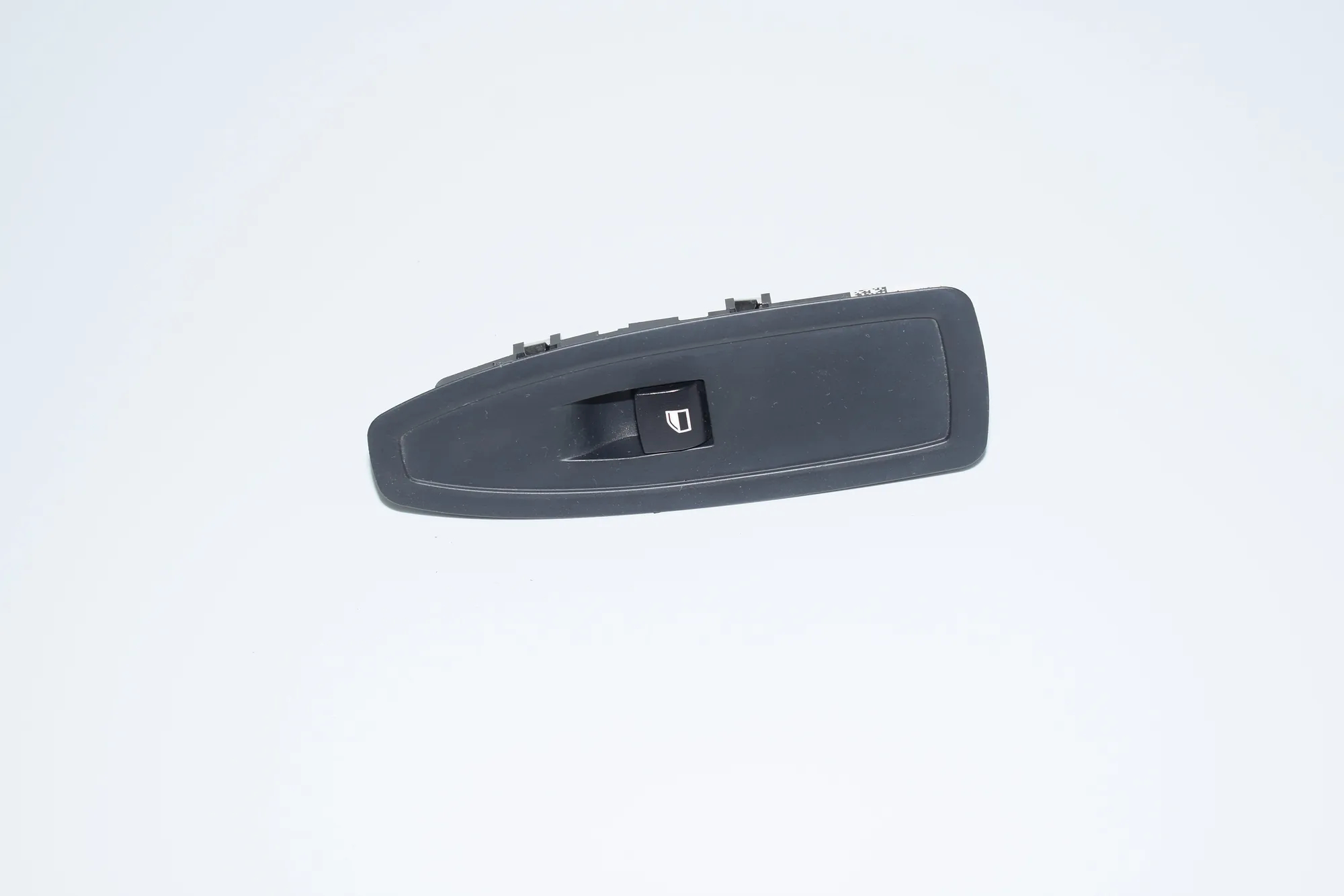 Front Left Door Window Switch – OEM 9208107 · BMW 3 (F30, F80) 330 d xDrive 2014