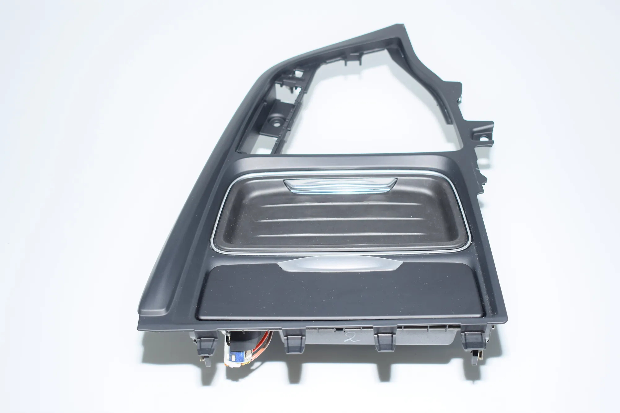 Cup Holder – OEM 9218926 · BMW 3 (F30, F80) 330 d xDrive 2014 – 3