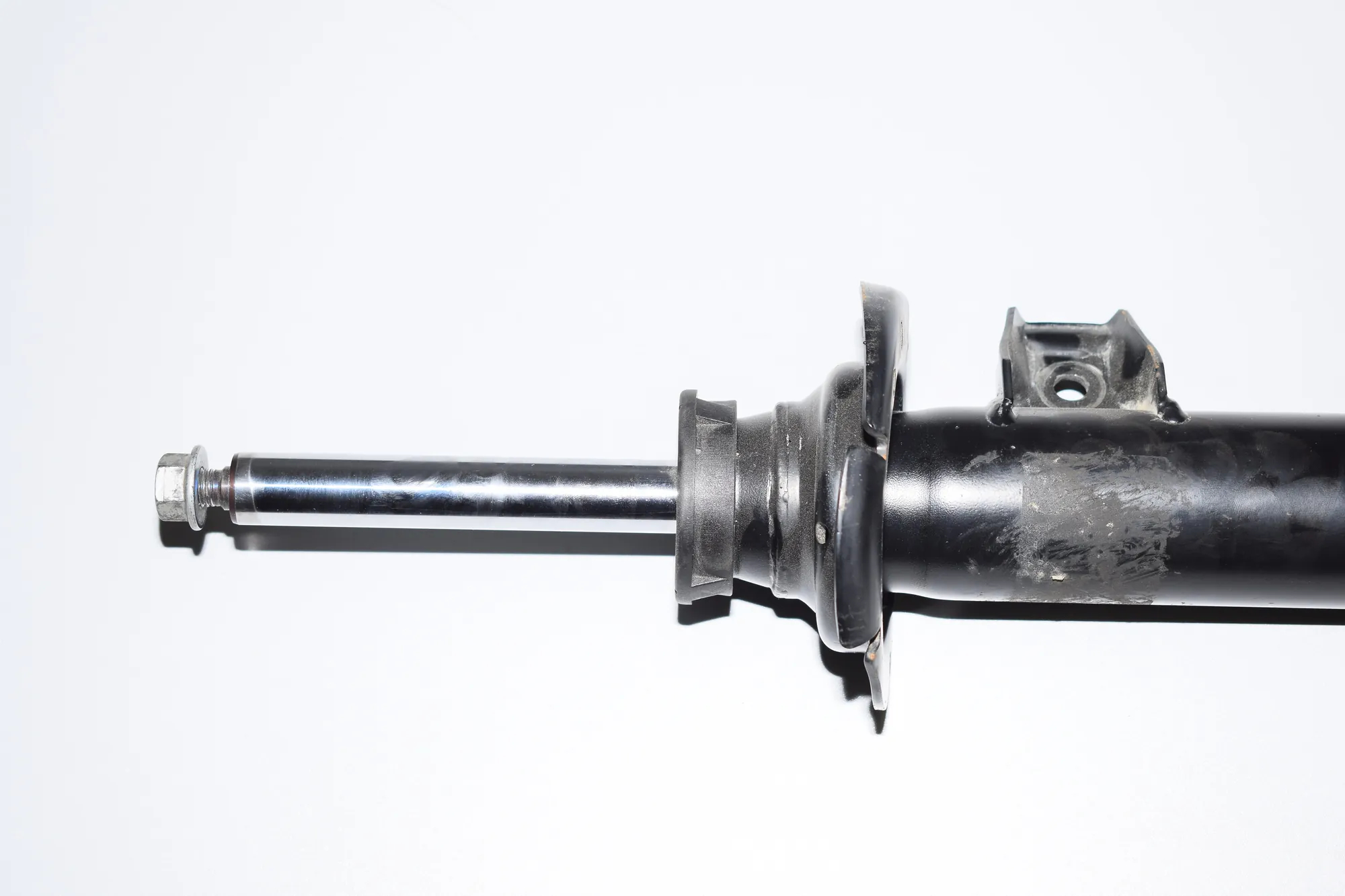 Front Left Shock Absorber · BMW 1 (F20) 118 d 2011 – 3