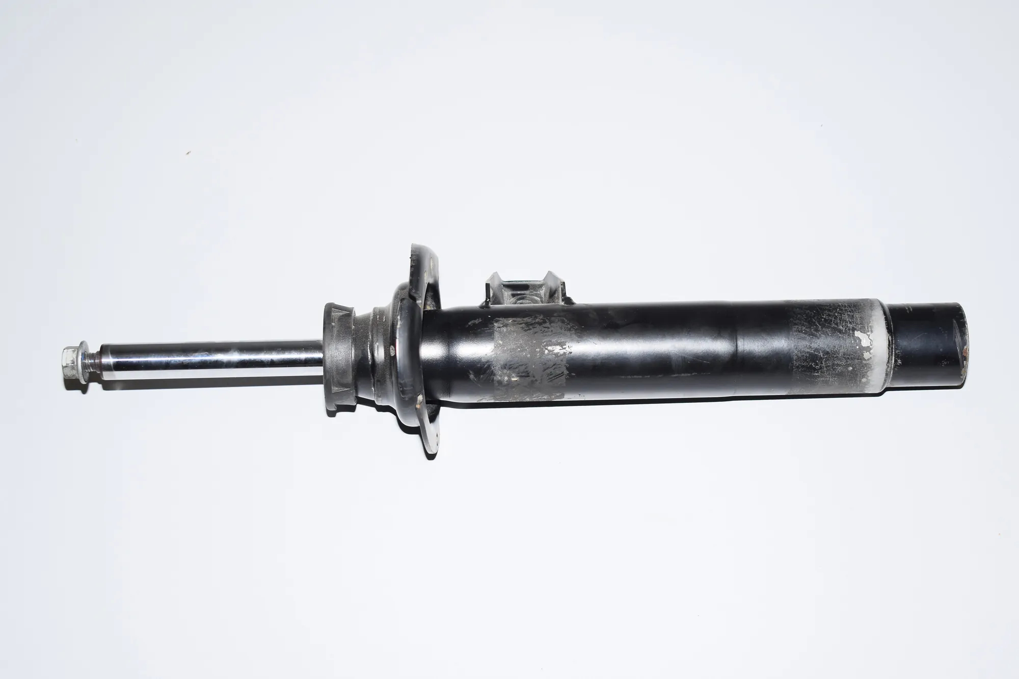Front Left Shock Absorber · BMW 1 (F20) 118 d 2011
