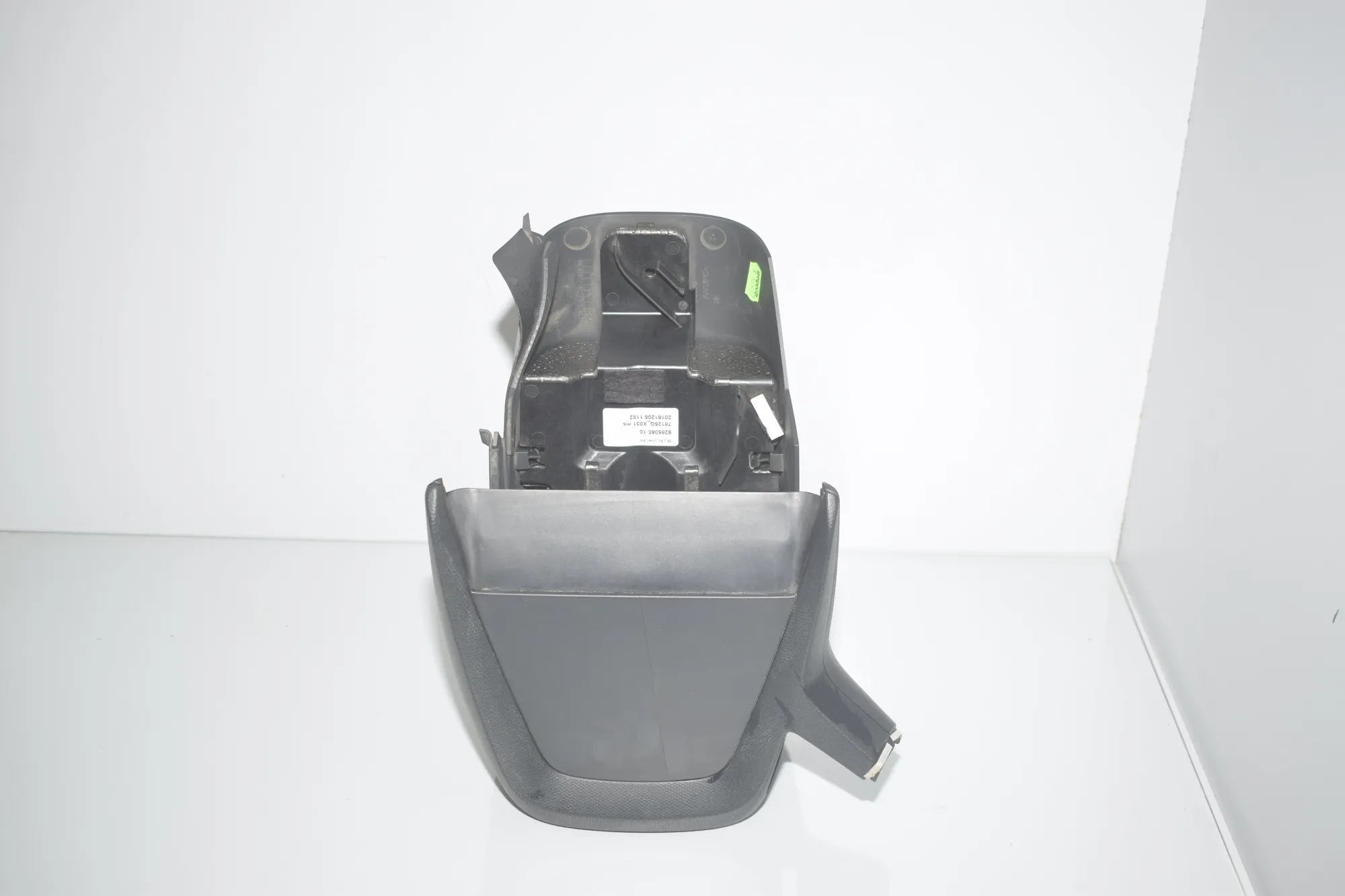 Steering Mechanism Trim – OEM 9285065 · BMW i3 (I01) Hybrid 2016 – 4