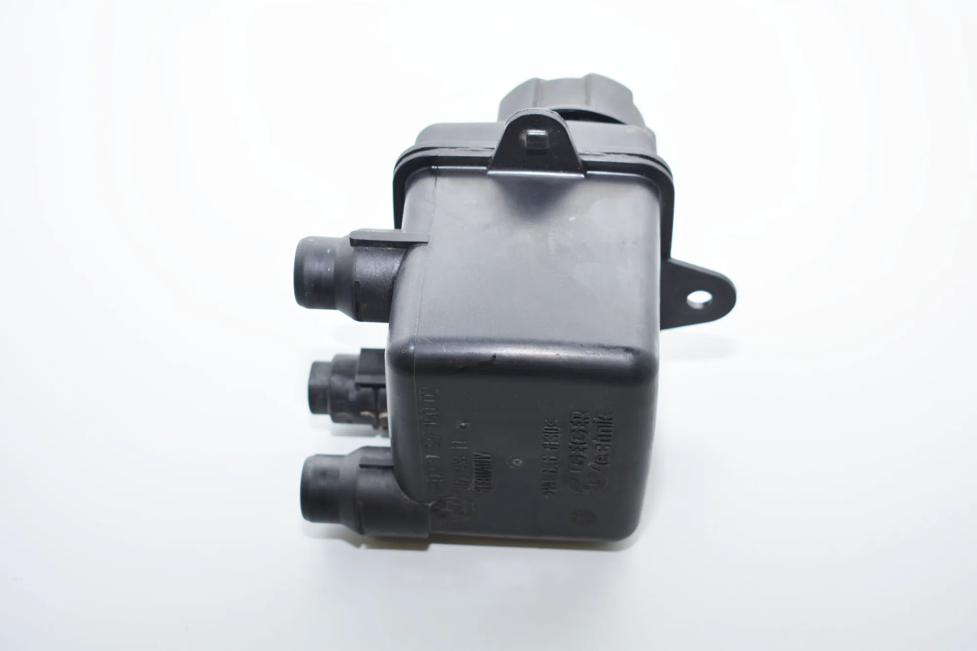Expansion Tank – OEM 9327150 · BMW i3 (I01) Hybrid 2016 – 4
