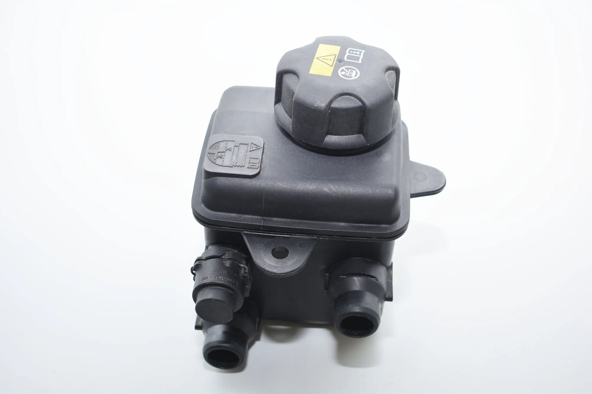 Expansion Tank – OEM 9327150 · BMW i3 (I01) Hybrid 2016 – 3