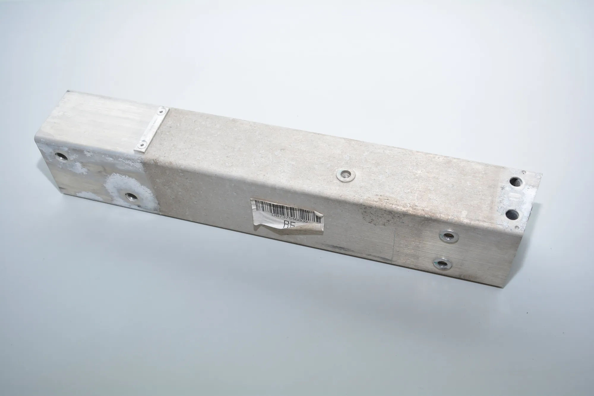 Rear Right Bumper Bracket – OEM 7375468 · BMW i3 (I01) Hybrid 2016 – 2